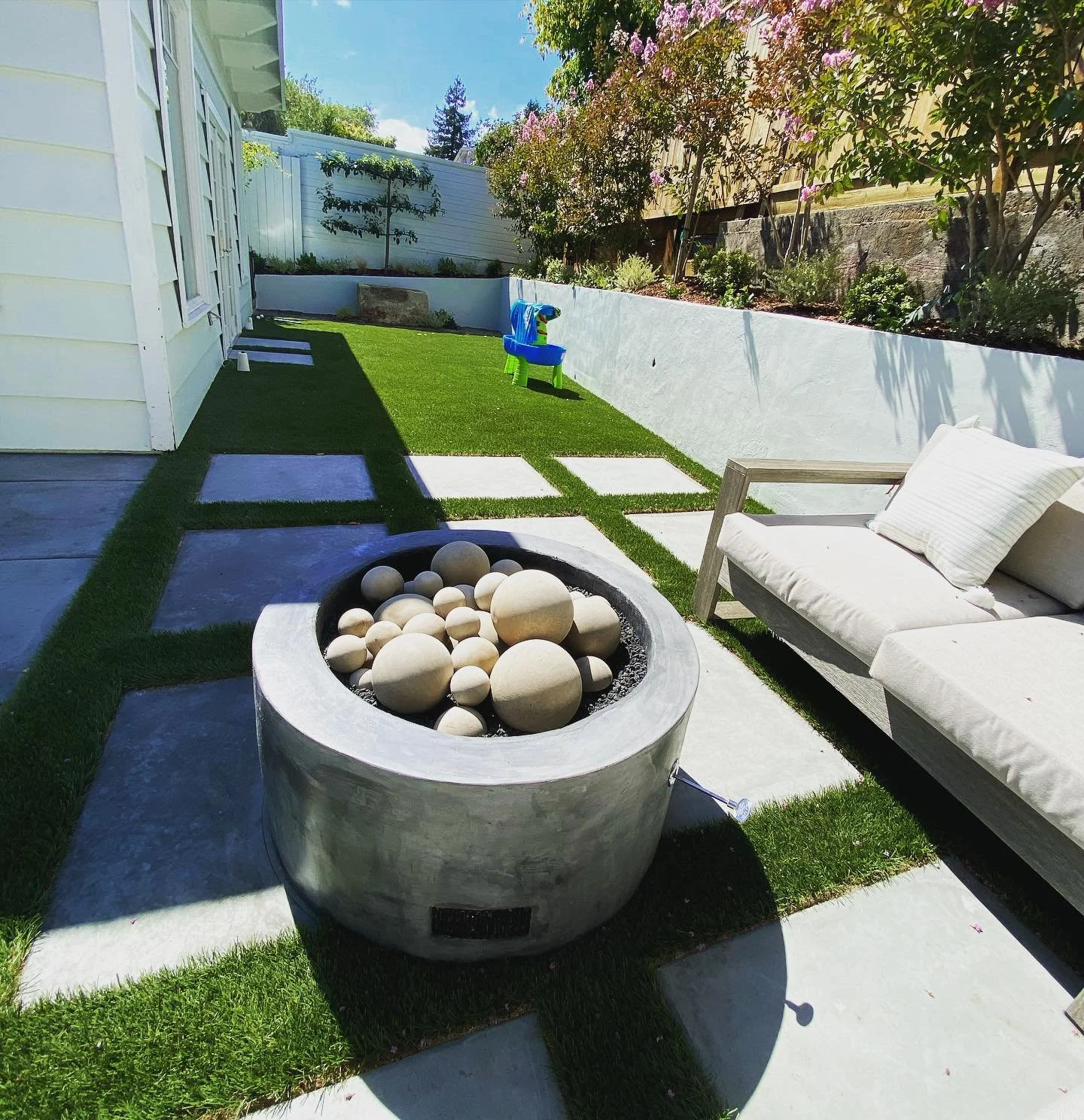 hello! hoping you and your family are healthy and happy. we can&rsquo;t help but to be thankful we can work hard outdoors now. ..creating spaces for amazing people in our beloved community of #millvalley is a blessing. this project was hard work and 