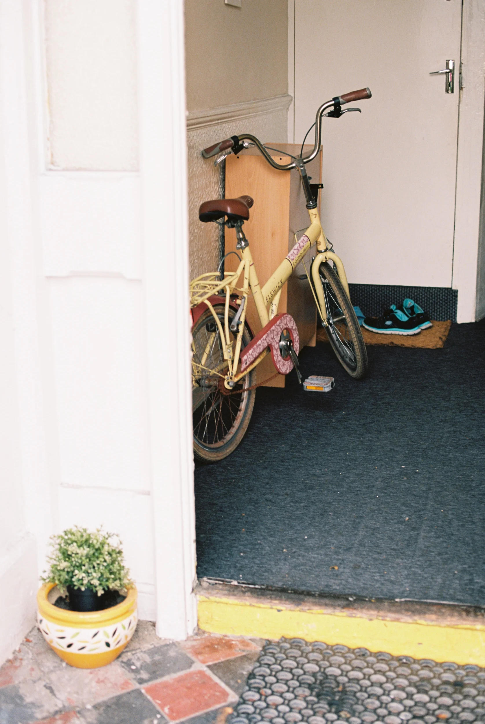 Walker000629-R1-059-28.jpg