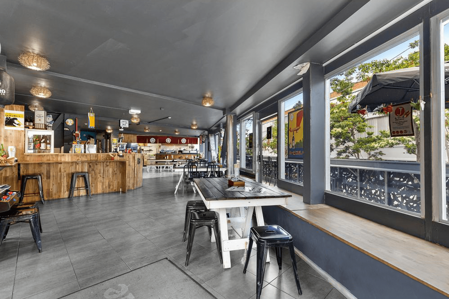AAD Design Commercial Road Newstead QLD 4 -® Raine and Horne Commercial.png