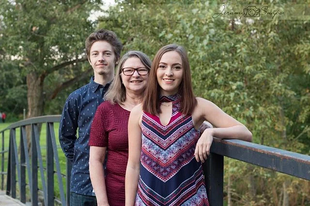 Another tease from one of my #oregon #familysessions with my cousins!
.
.
Is the #familyportrait on your wall a little stale? Need a refresher?
It's not just #engagements &amp; #weddings around here! Have a #familygathering coming up? #reunion?
.
#je
