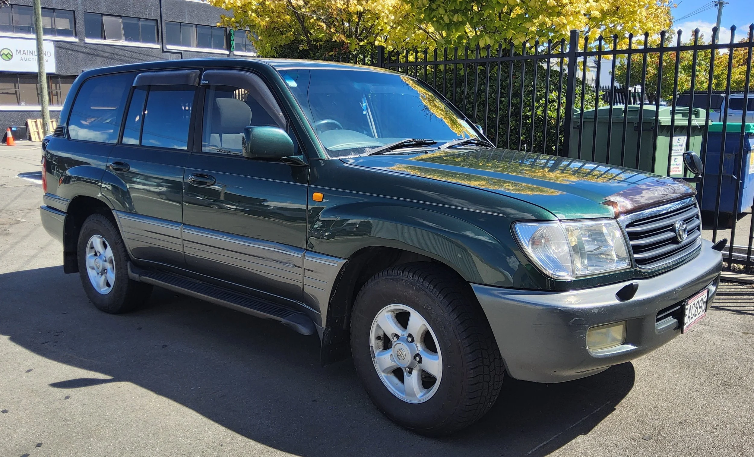 Suzuki DR 200 Farm Bikes (2),1998 Toyota Land Cruiser &amp; High Cube Carrier Refrigerated 40Ft Container Unit