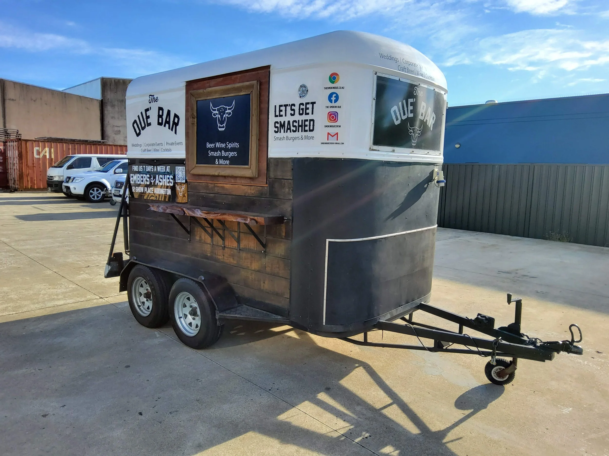 Mobile Bar &amp; Burger Tandem Food Trailer