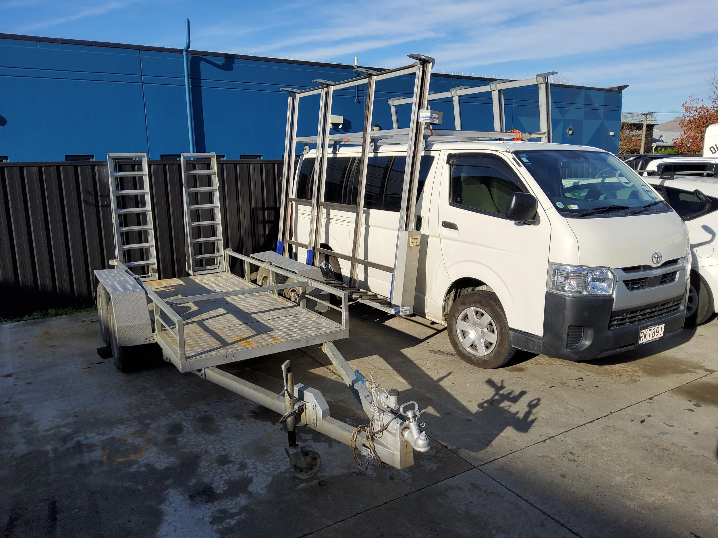 Company Vehicle Liquidation Auction &amp; Mobile Office
