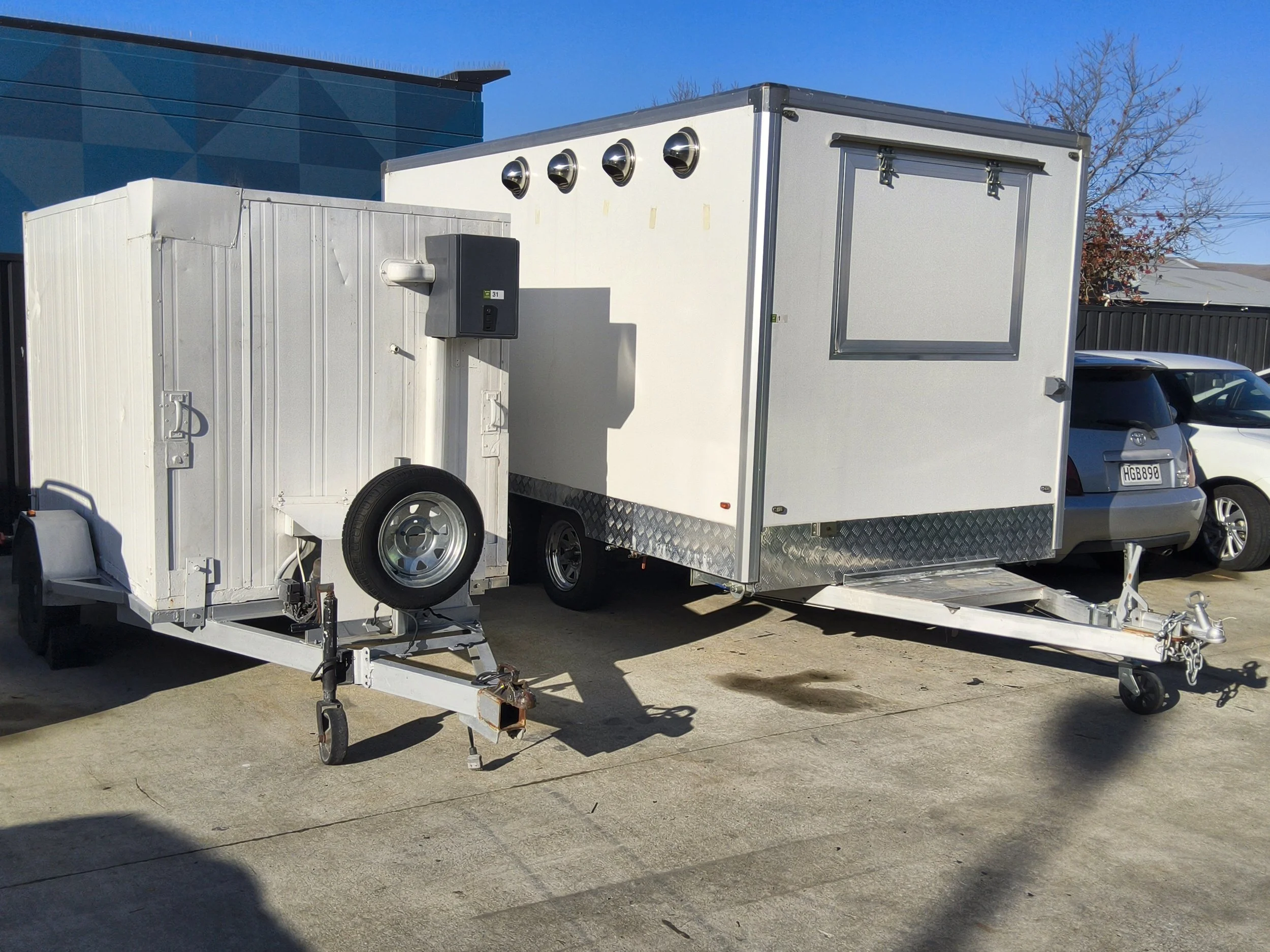 2021 Food Caravan &amp; Light and Heavy Industrial Racking &amp; Warehouse Lighting