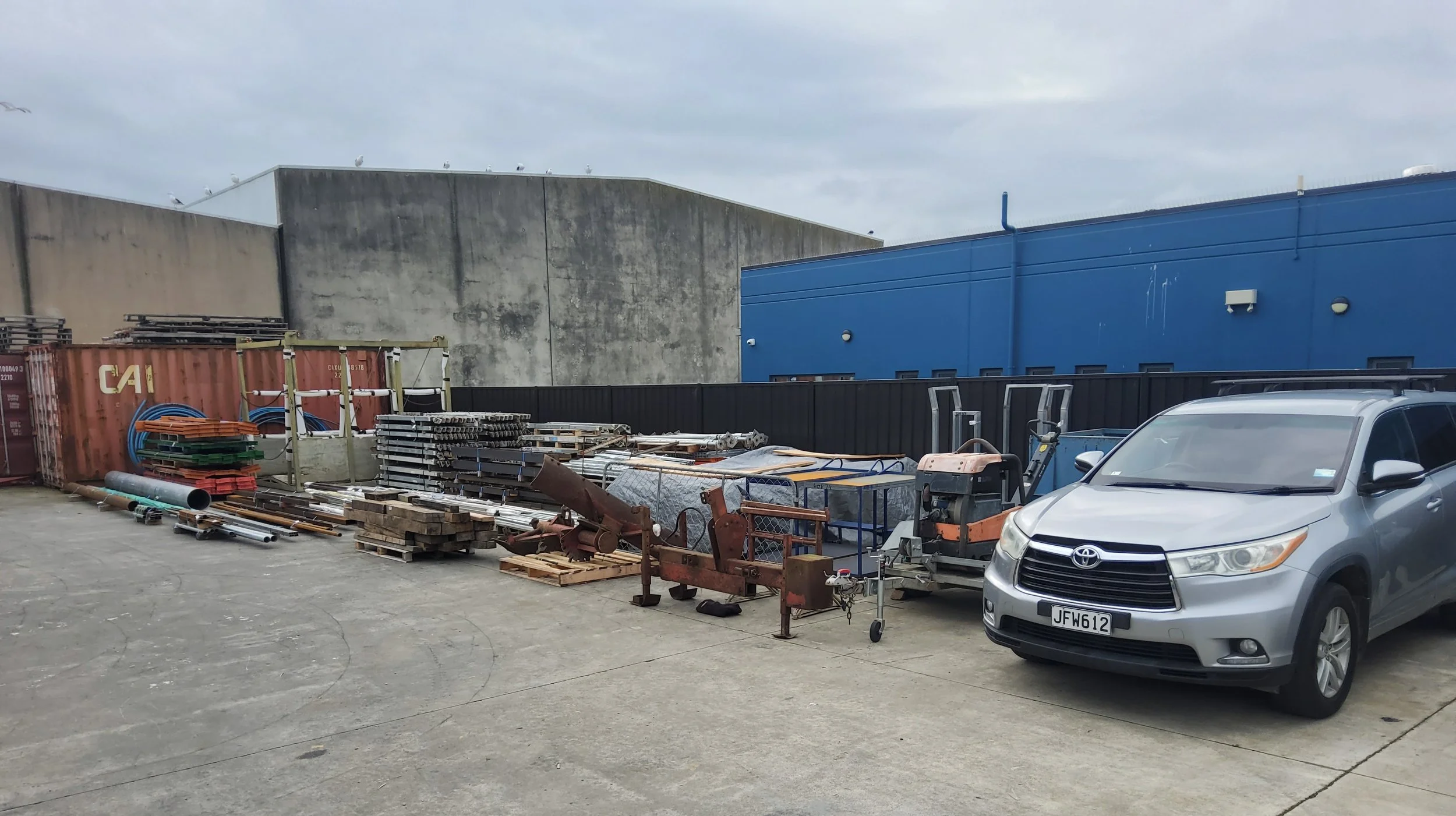 2015 Toyota Highlander 4WD, Plate Compactor on Trailer, Industrial Racking, Props, New Waratahs &amp; More