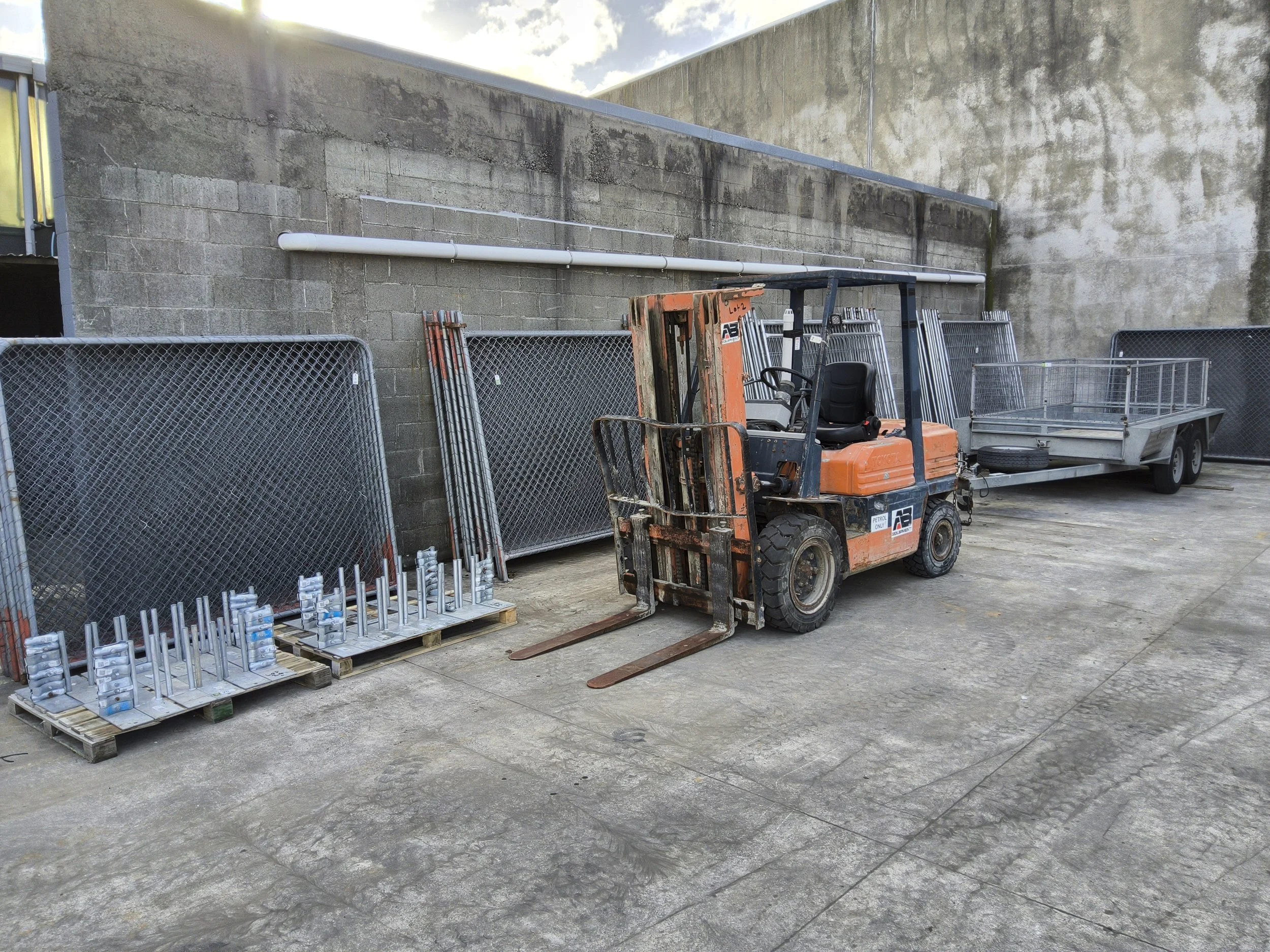 Tandem Cage Trailer &amp; Construction Yard Clearance