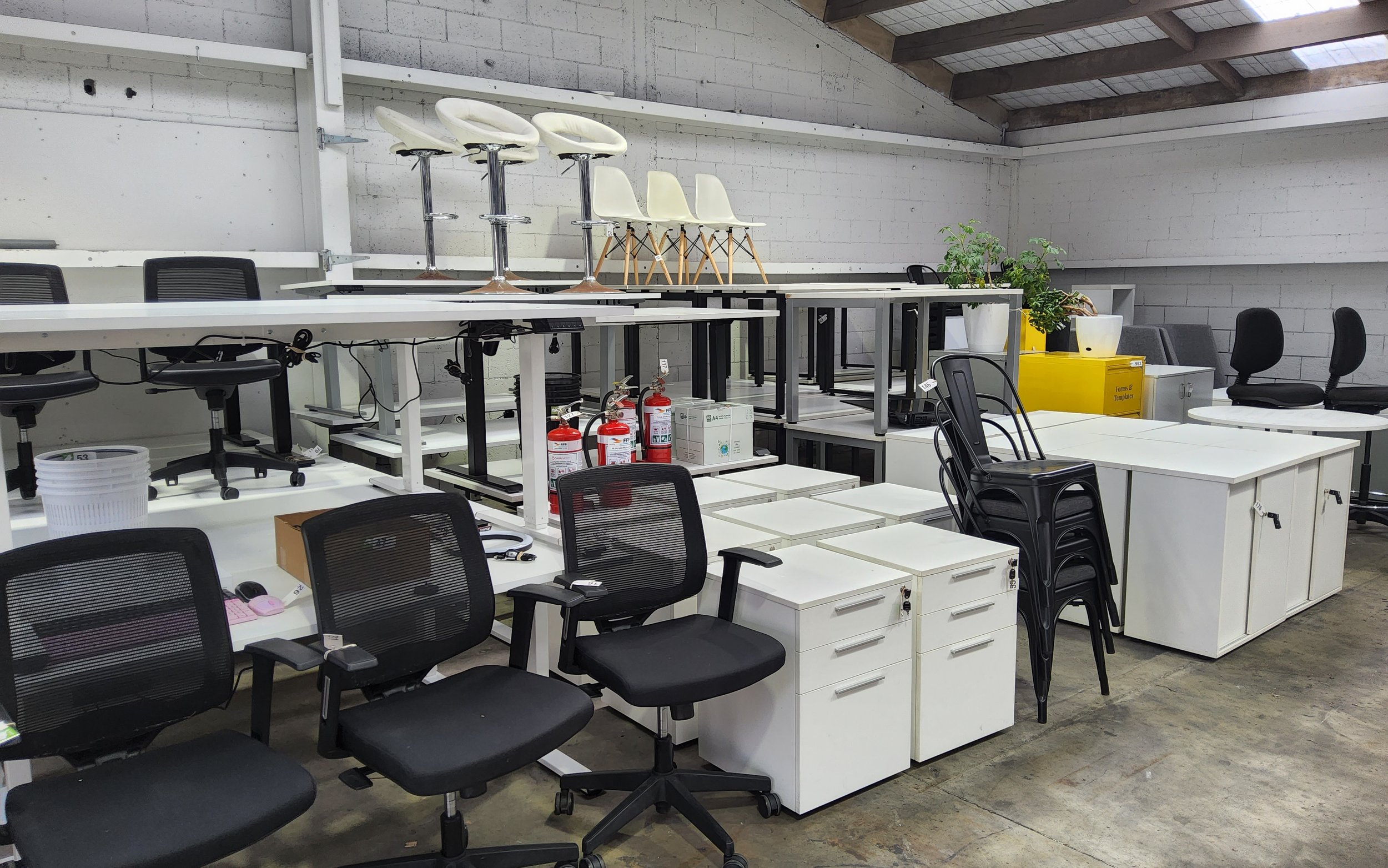 Contemporary Executive Office Furniture &amp; Accessories
