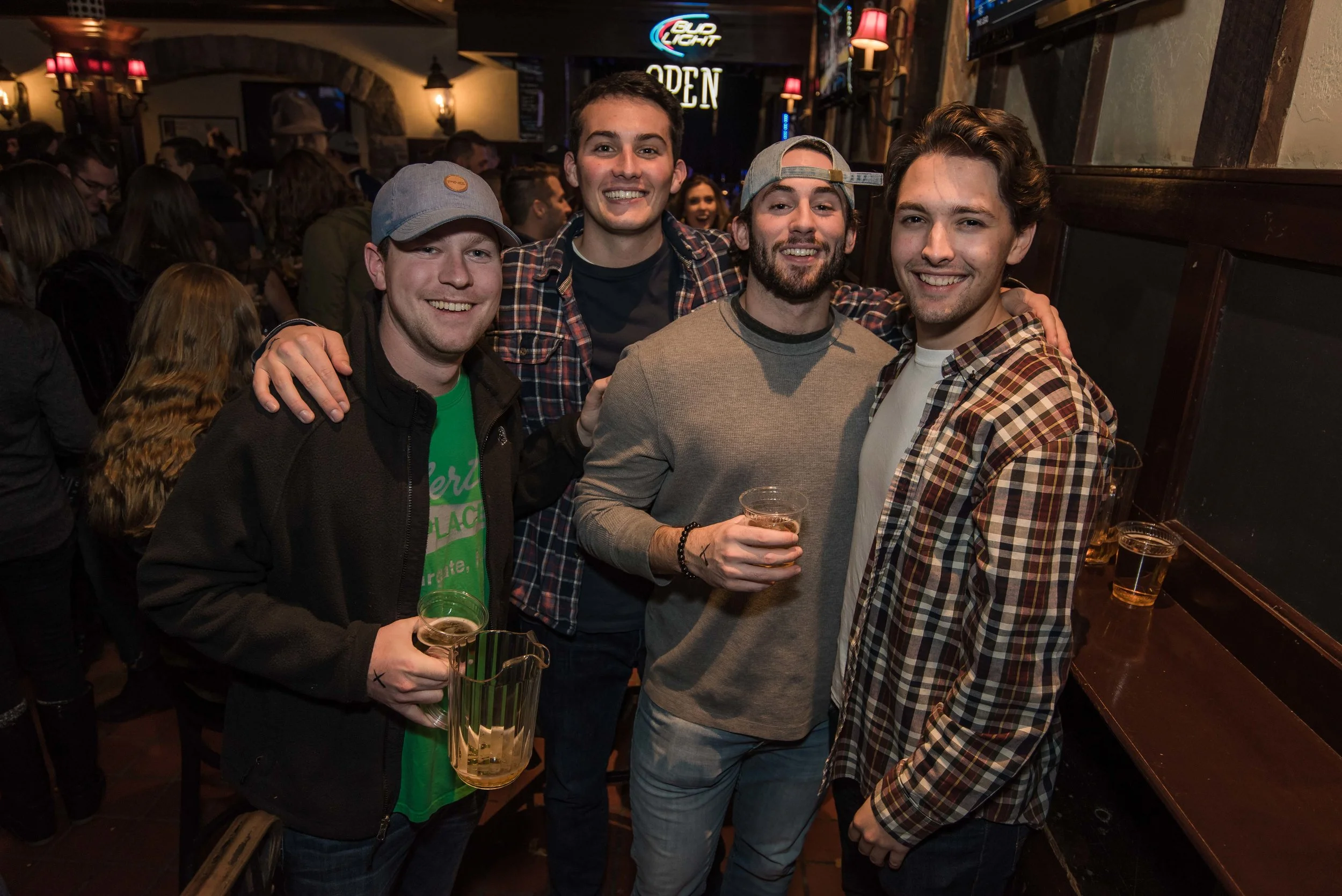 Tue: Country Night
