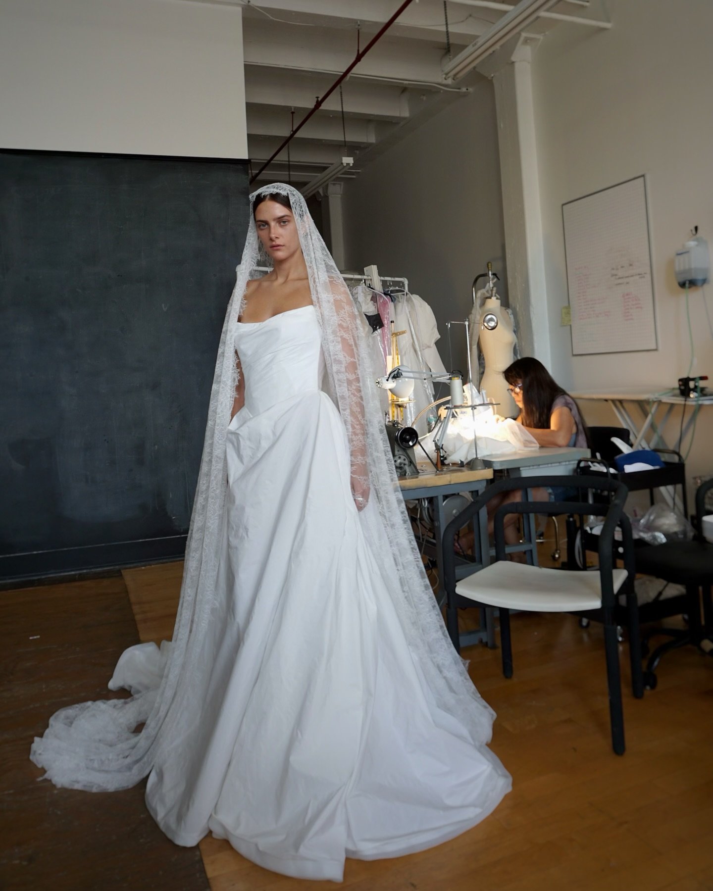 Saundra has arrived. Try her on at our retailers tagged in this post. Styled here with the Celeste Veil.

#bride #ballgown #weddingdressinspo #coolbride #loho #bridaldress #varcastudio #luxurywedding