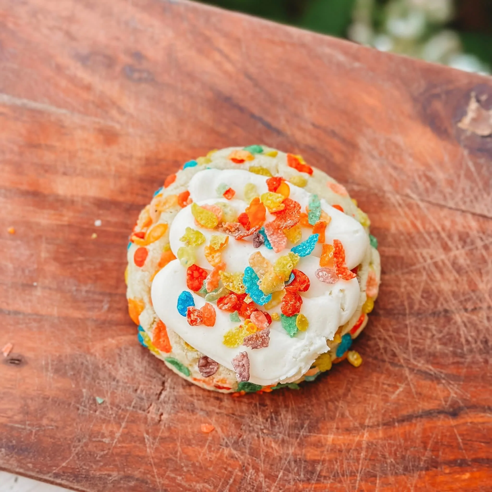 CHRISTMAS MINI BOX $12

Here is the catch: I need to sell 40 boxes to make it worth it for me. 😅 

Each box will contain 6 cookies. There will be two of each flavor: fruity pebbles, snickerdoodle, and red velvet! ￼

PLEASE COMMENT YOUR ORDER BELOW. 