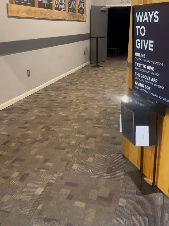 A quick day trip to pack up my newborn studio meant surprising my girls at bible study and a quick coffee date! 🖤