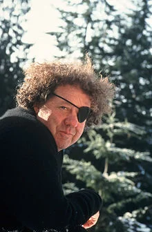 220px-DaleChihulyatPilchuck.jpg
