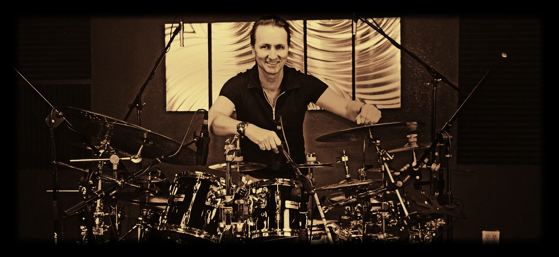 hp_hero-matthias-drum-lessons.jpg