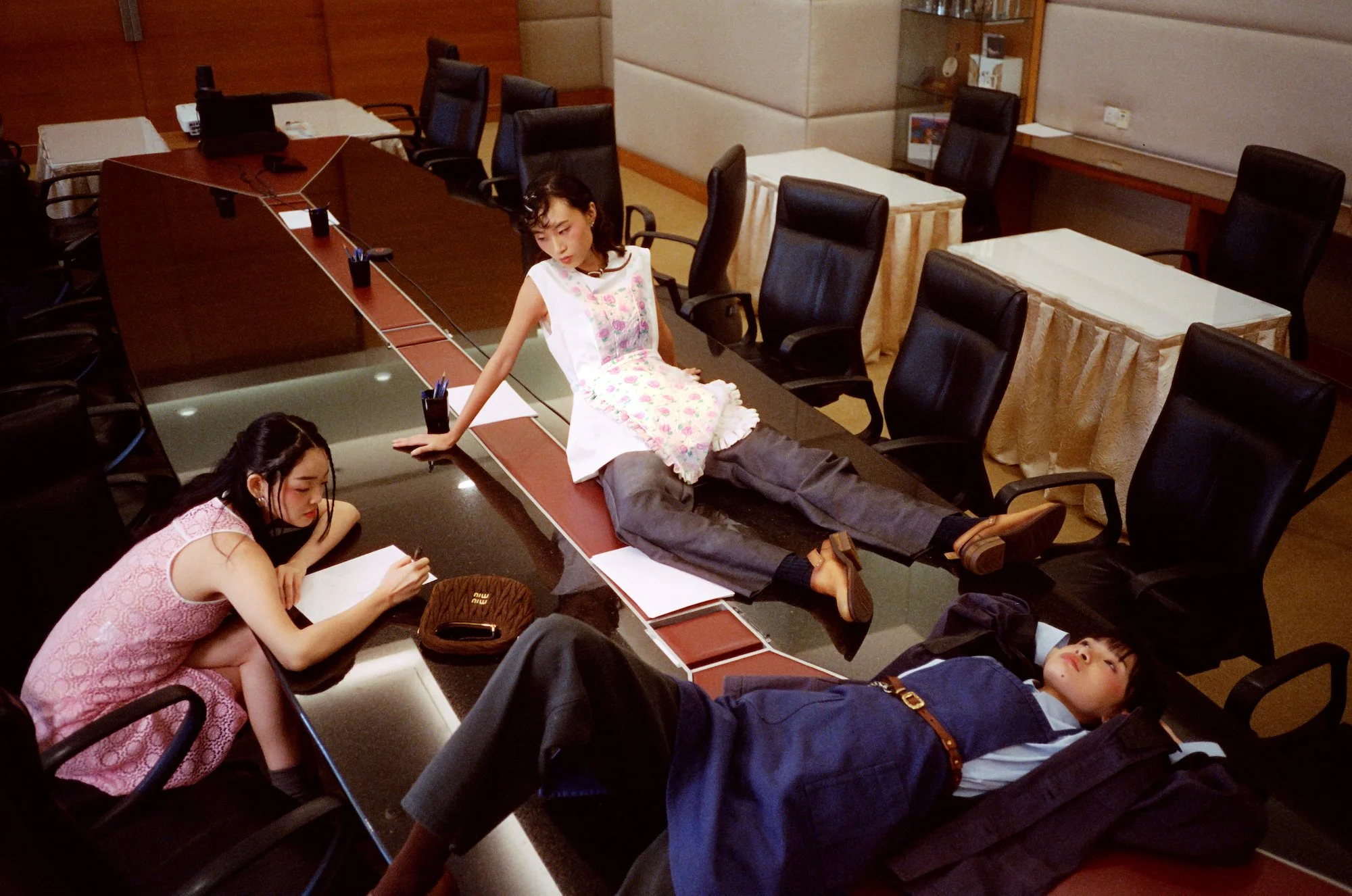 boardroom wide 000093380003 copy.jpg