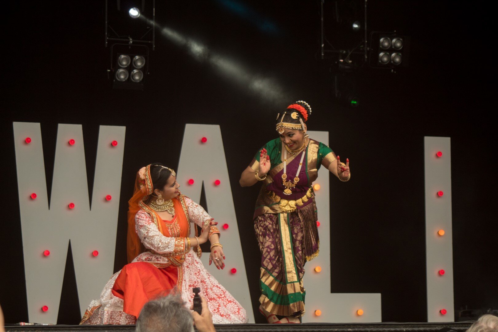 all-you-need-to-know-auckland-diwali-festival-bharatnatyam