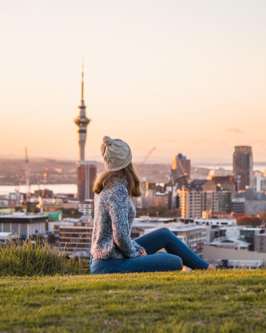 about-local-travel-looking-across-auckland-city-from-mt-eden-maungawhau