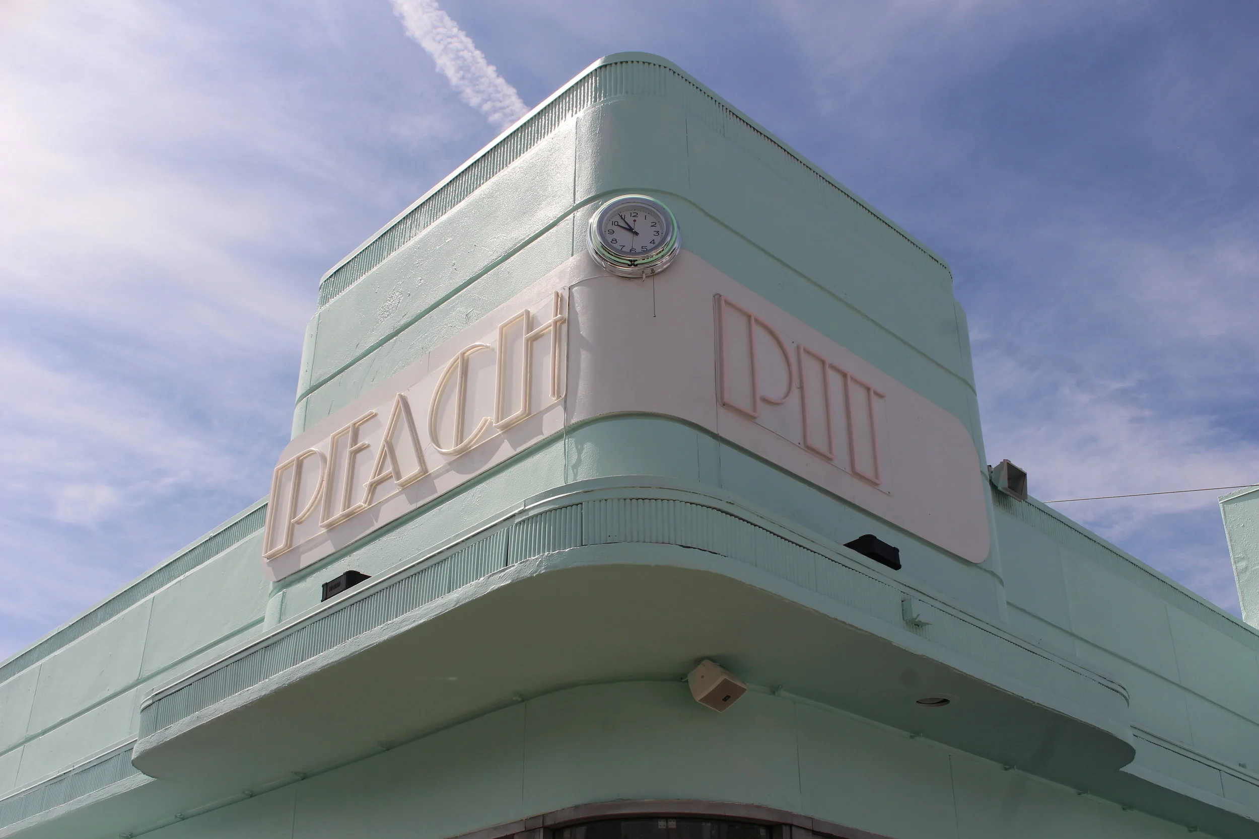 Saturday at the Peach Pit in Beverly Hills, 90210