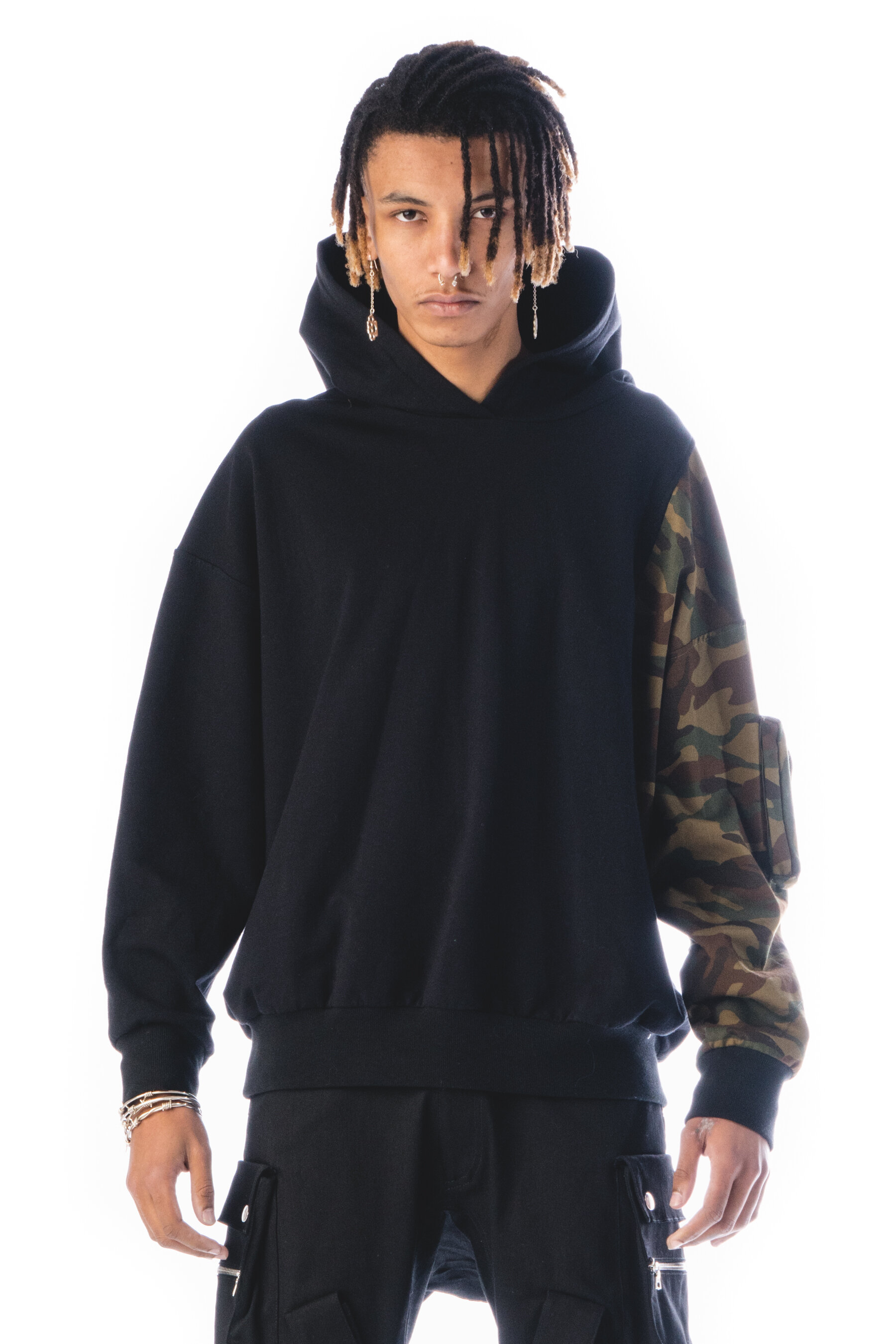 VILAR_SYLO_RECONSTRUCTED_HOODIE5.jpg
