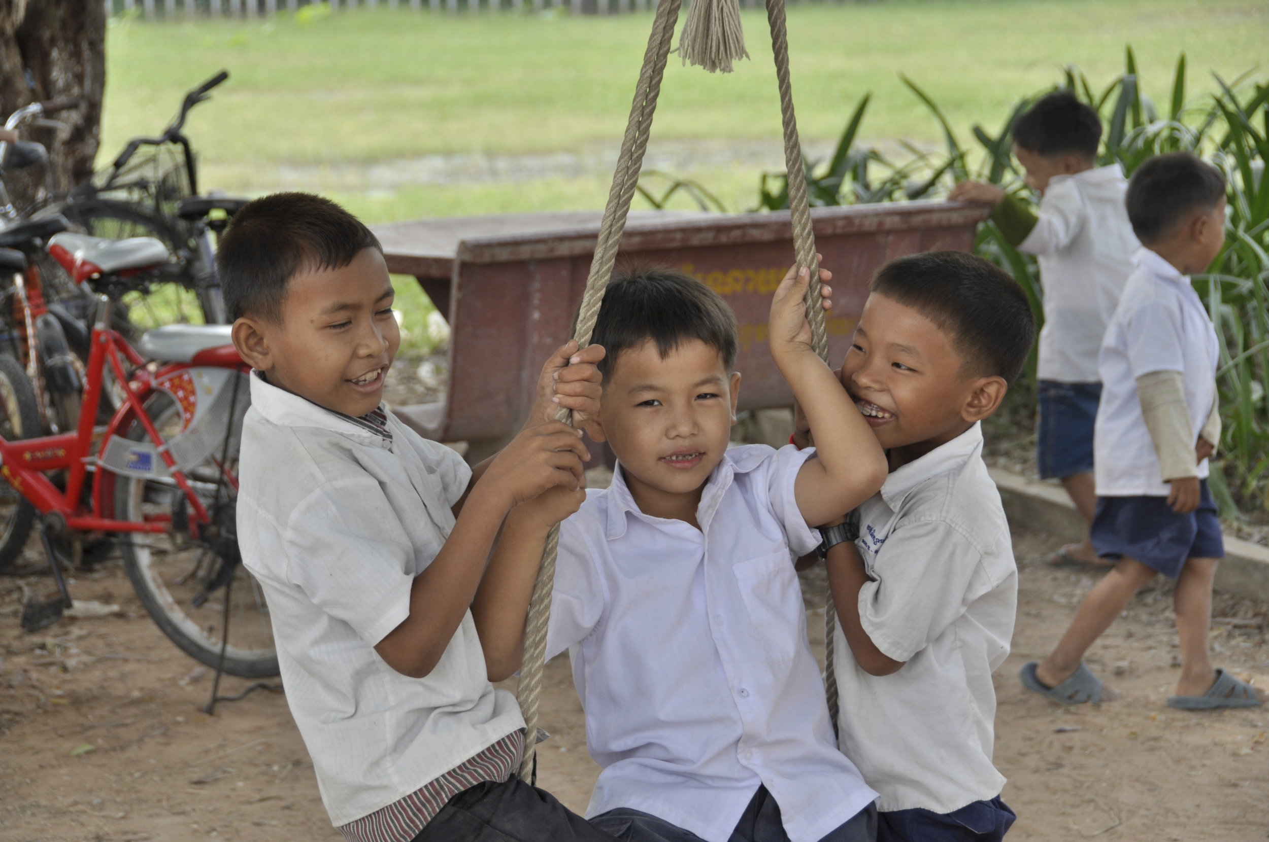 Children at play (Siem Reap, Cambodia)