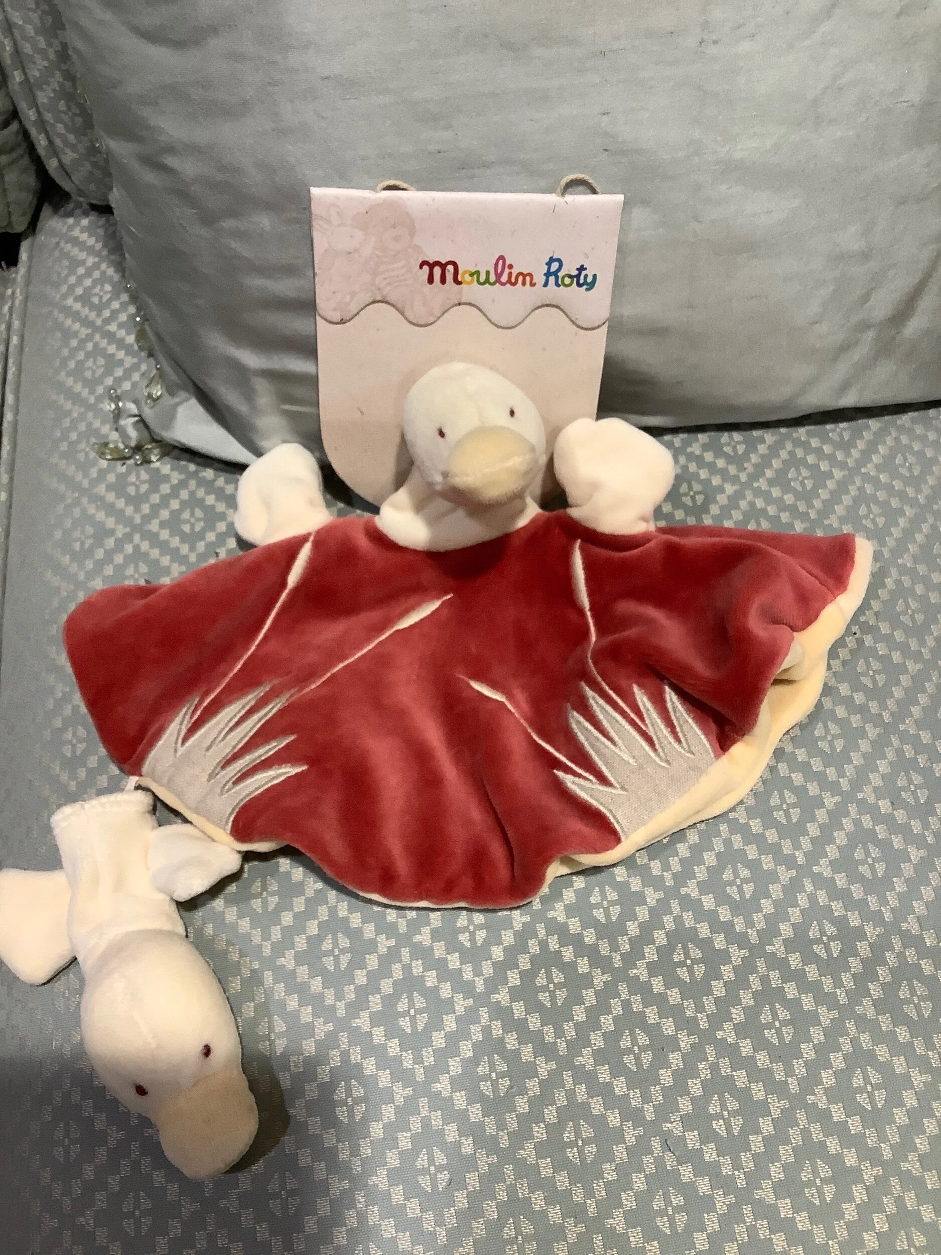 5F62A831-FA38-4B7A-B274-4858B8A183B2