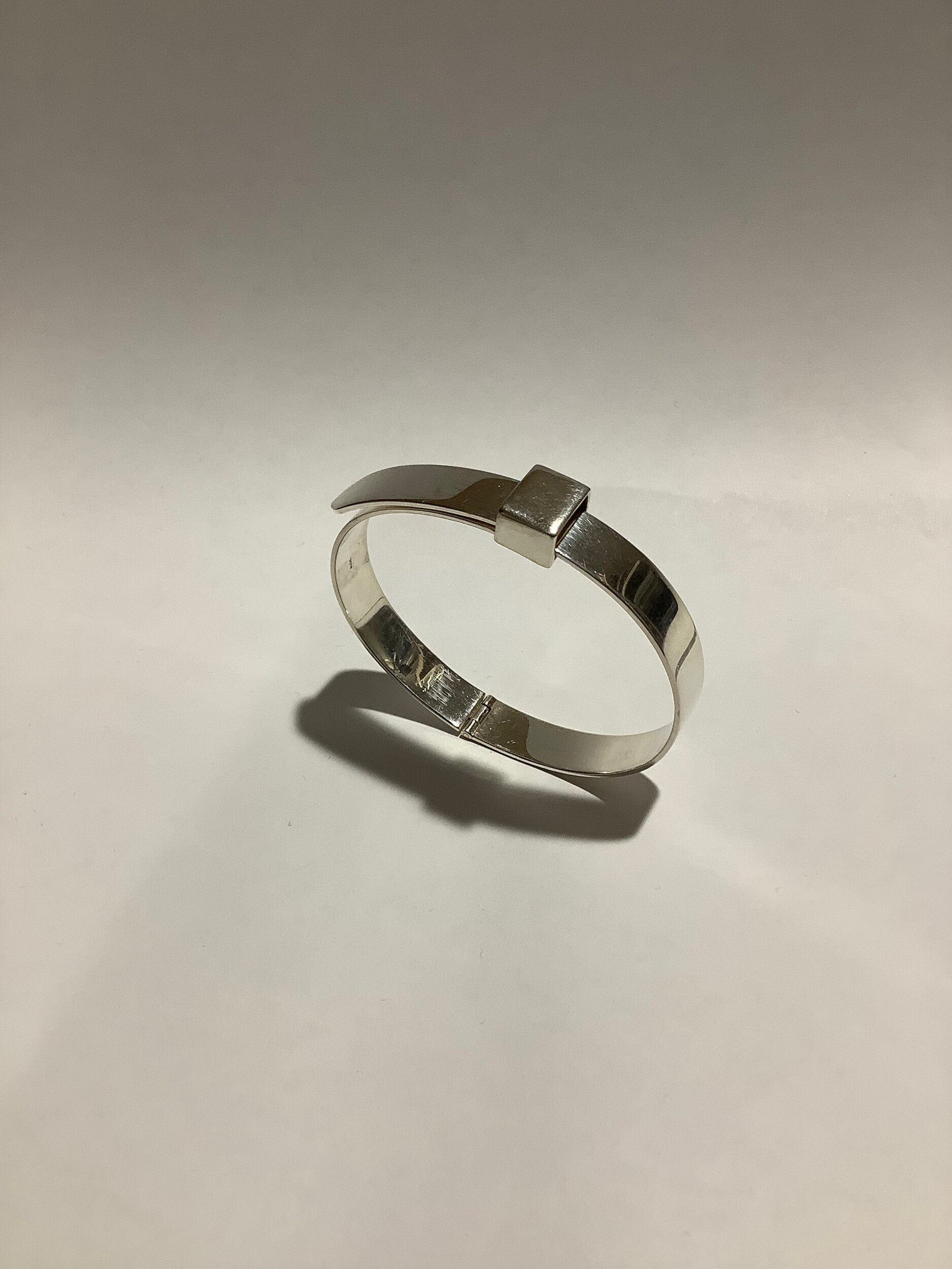 EDE4FB64-DF83-4850-8FF7-2B7C07ED7742