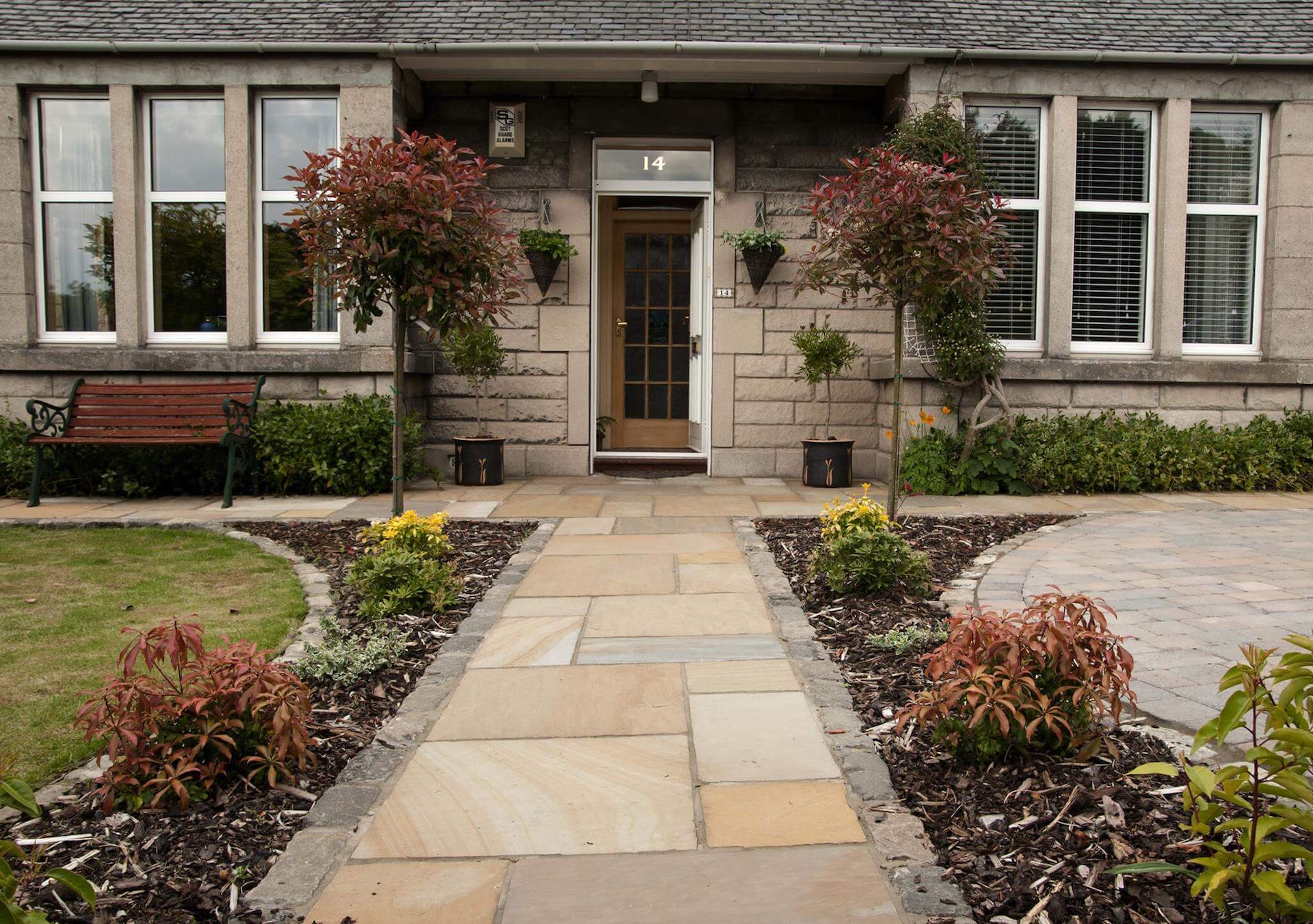   With over 30 years experience, we are paving and landscaping specialists based in Edinburgh.    About us &nbsp; Our services  