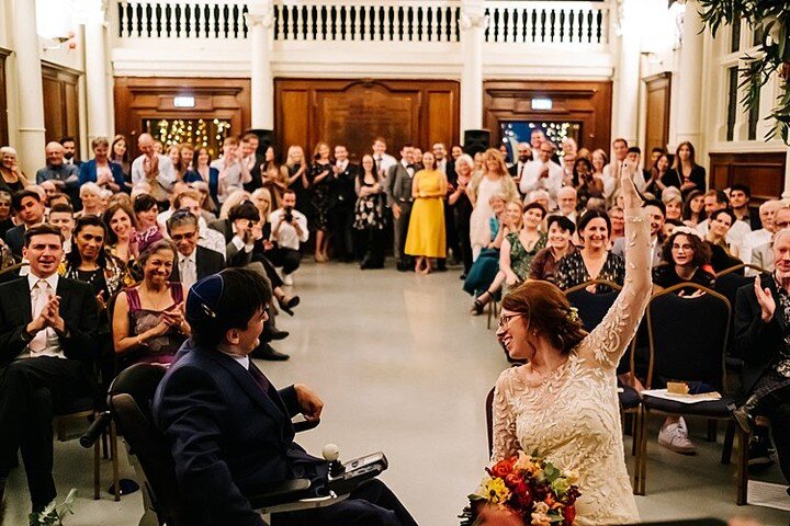 The beautiful Candy and Max @candyneshama @ridingeverest  who tied the knot under a chuppah at the Old FinsburyTown Hall.  Get inspired by this wonderful couple by checking out details of their amazing day on @smashingtheglass's blog.

📷 @kristianle