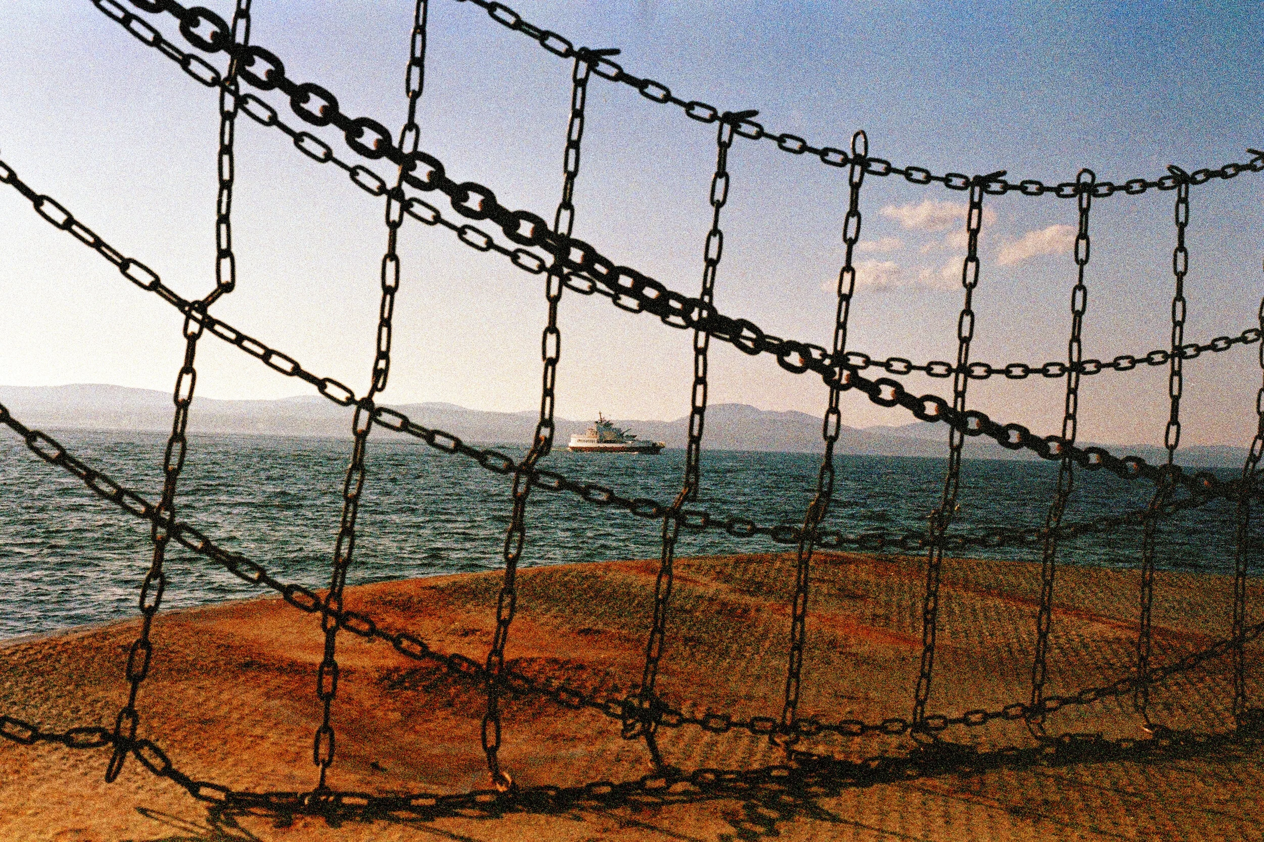 Vinilhaven boat and chains.jpg