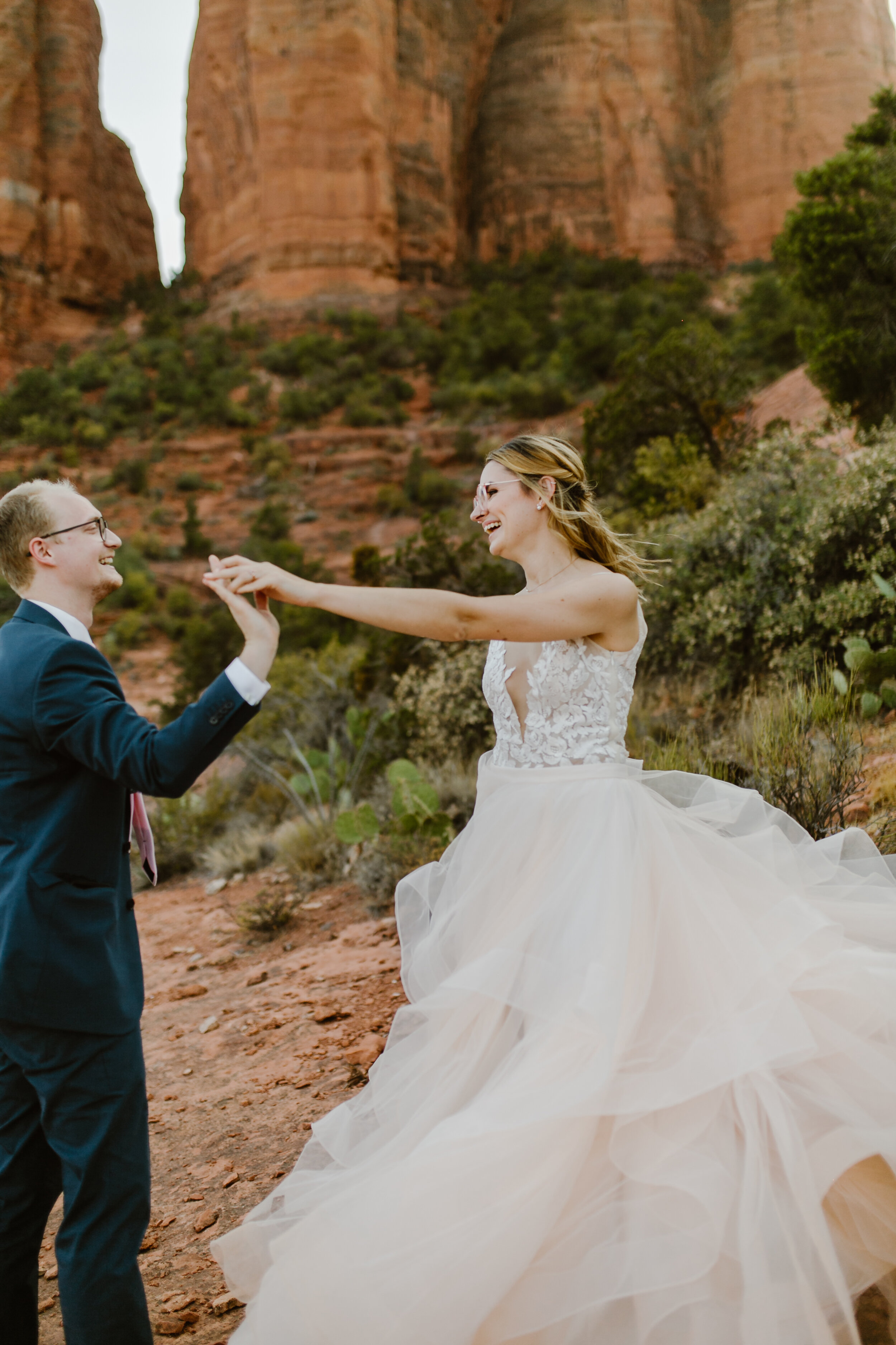 Andrea+Zack_CATHEDRAL_ROCK_GReady+Hiking+Portraits-13.jpg