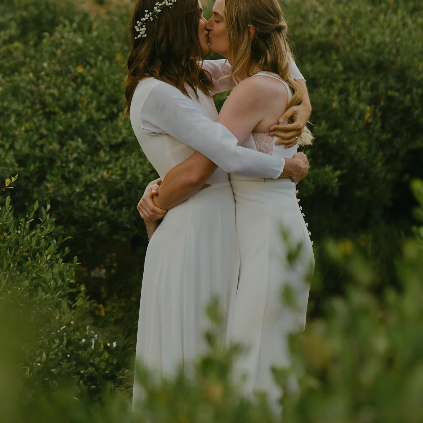 This mountain elopement was just everything 🥰 so many little special touches throughout the day. They wanted to spend the day with the people that matter most to them and they sure did! It was such a fun day!
#coloradoelopementphotographer #colorado