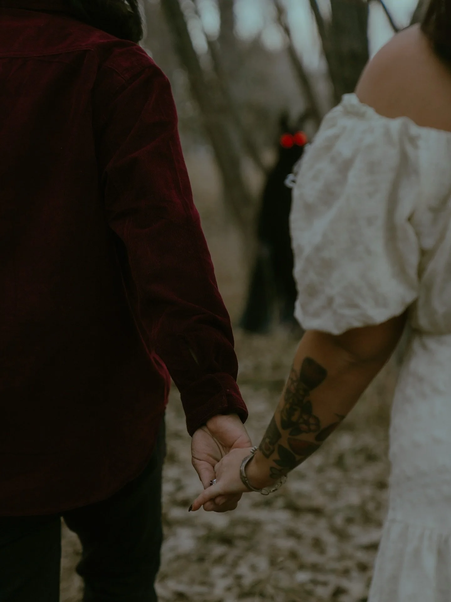 Throwback to this epic session now that we’re nearing Halloween 😍
Anyone wanna do a last minute spooky sesh? 
#halloweenphotoshoot #mothman #coloradoengagementphotographer #coloradoweddingphotographer #fortcollinsphotographer