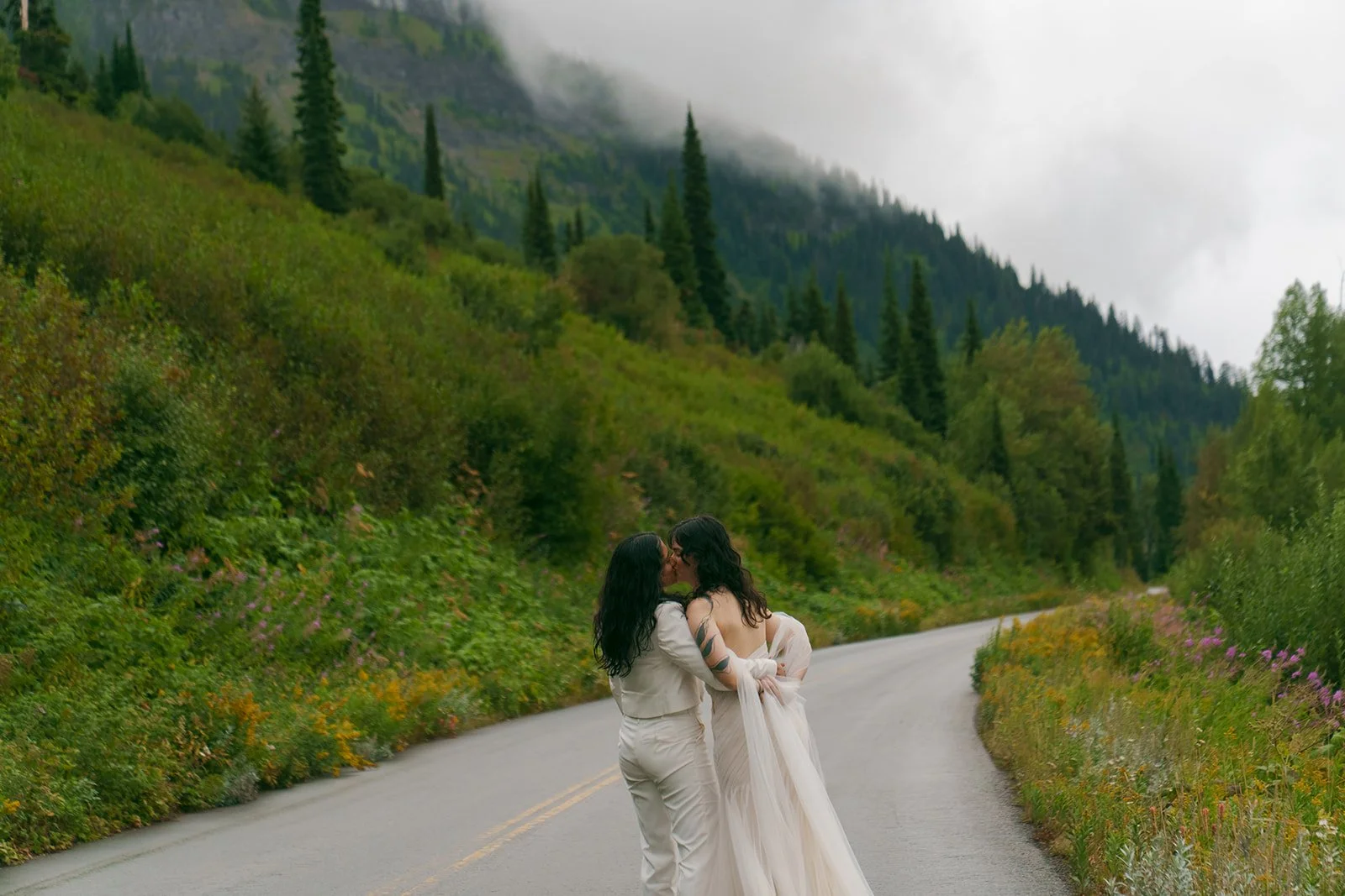 GLACIER-NATIONAL-PARK-ELOPEMENT-WEDDING-9.jpg