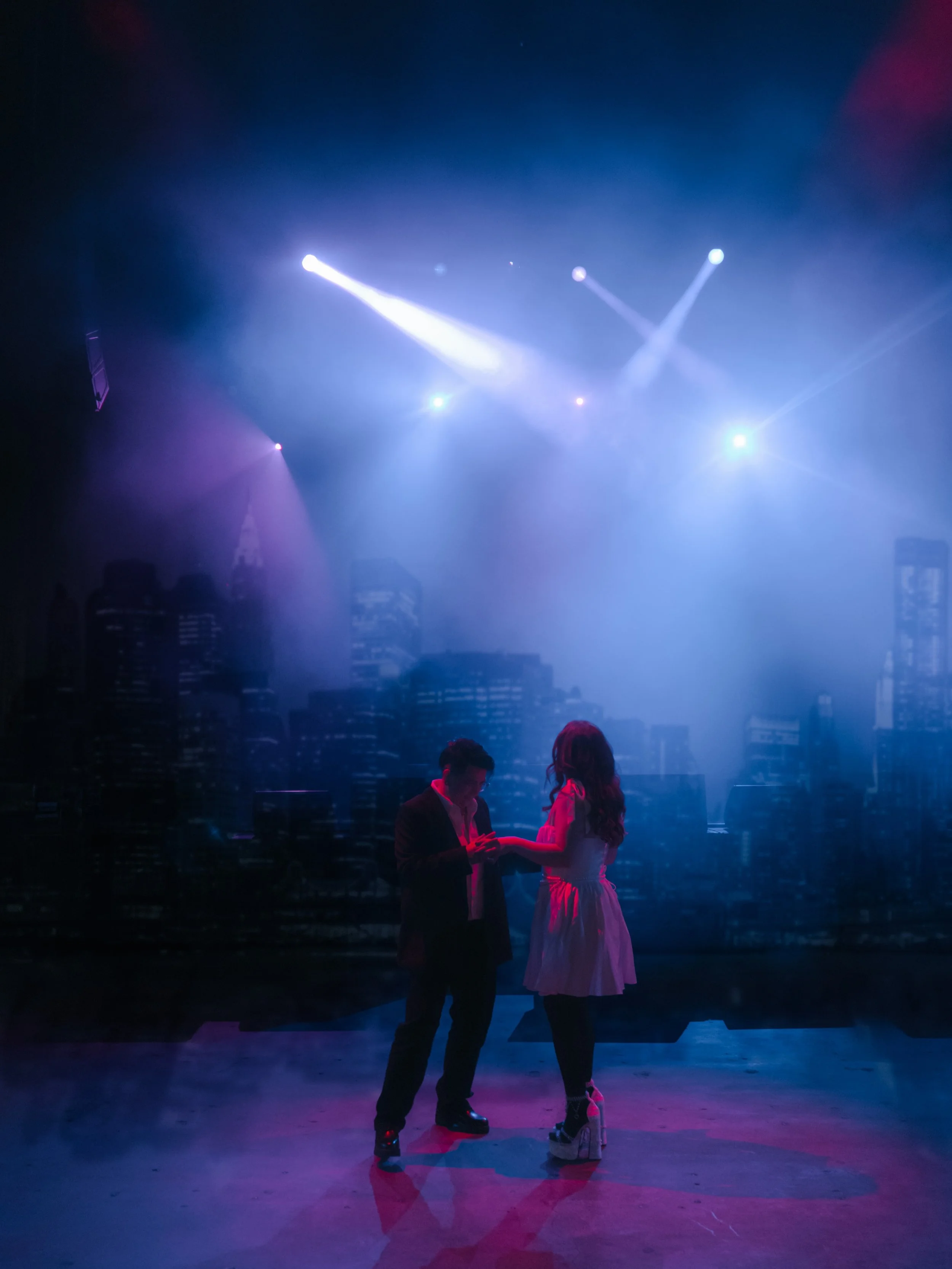Playing with the light was so much fun 😍
.
.
.
#engagementphotographer #couplesphotoshoot #photoshootidea #concertphotography