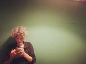 De Imagerie is: Charlotte Koopman, gekend om haar Breakfast Club . Expert in handwerk en slapstick.