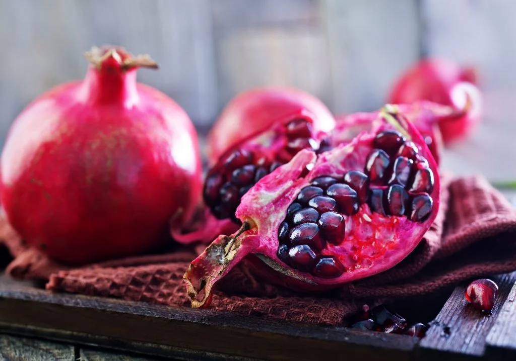 pomegranate-PNV6ZZZ-1024x718.jpg