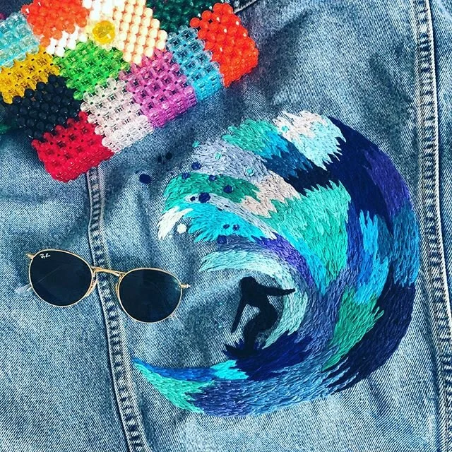sent another surfer gal out into the world yesterday 🏄&zwj;♀️🤙🏻 sending out those good vibes to everyone for Valentine&rsquo;s Day 💕 #handembroidery on an #upcycled @levis denim jacket