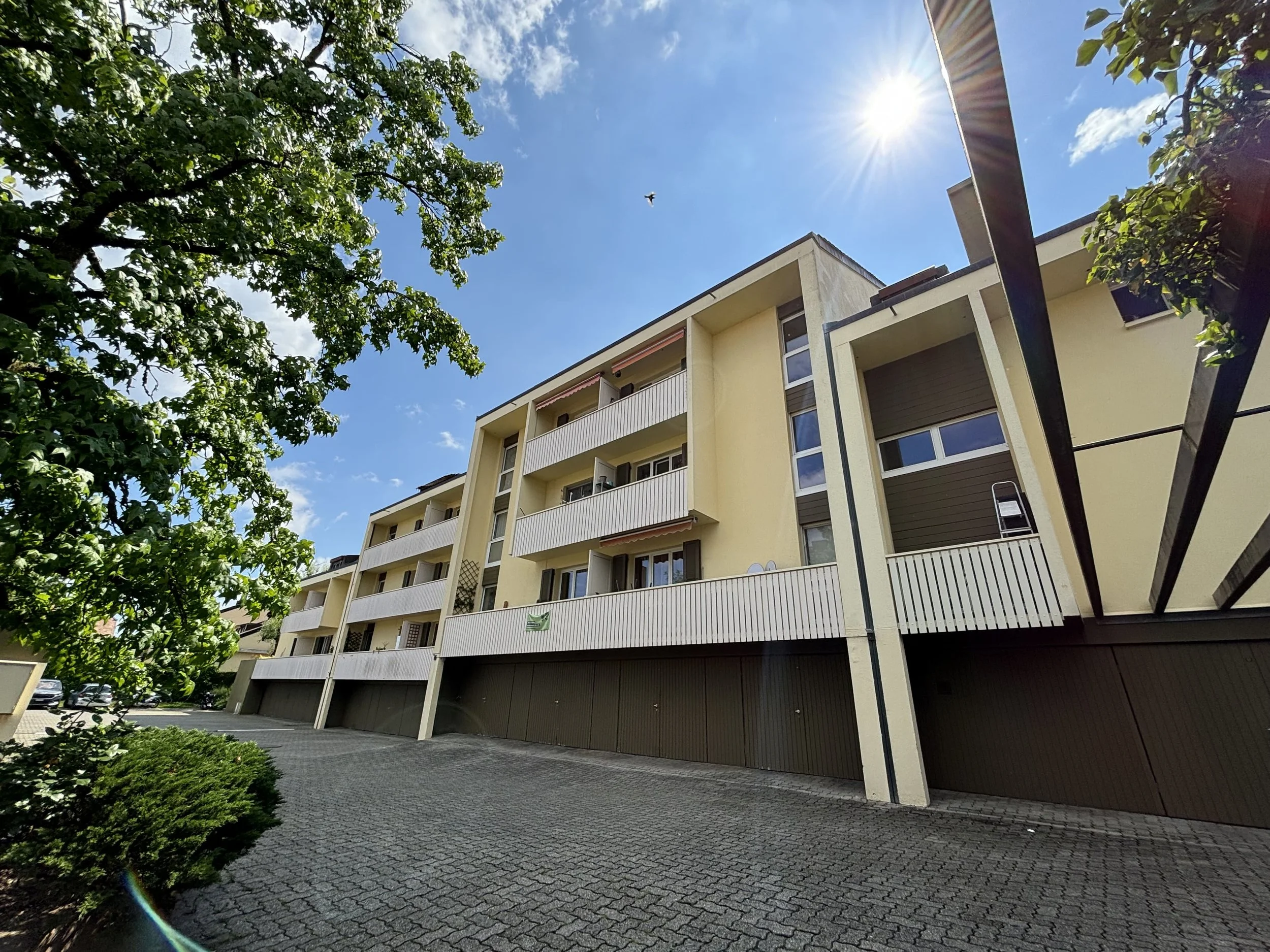 ROUTE DE COVERY 18 à MEINIER, Bel appartement de 4 pièces, traversant 