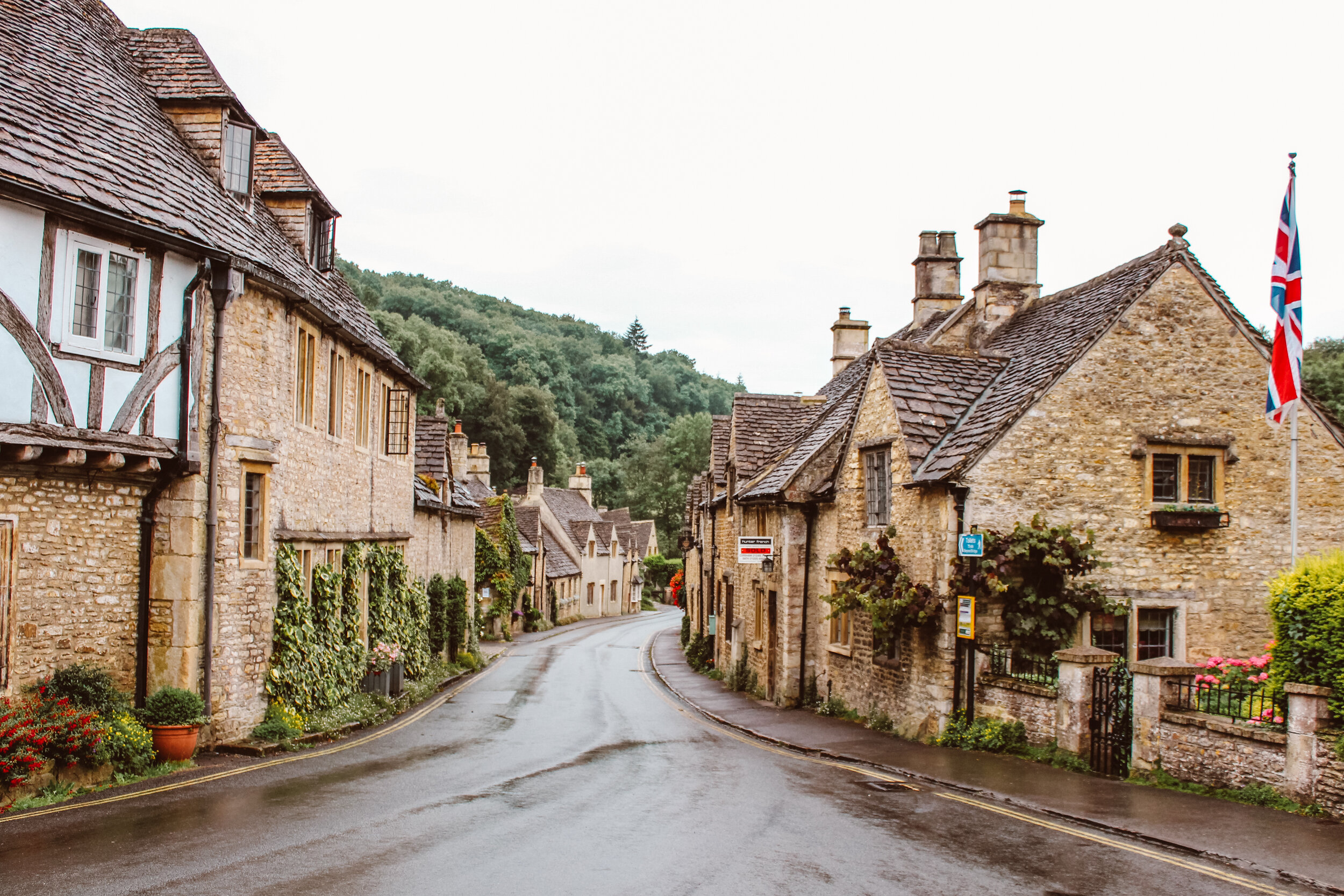ROAD TRIPS IN THE UK YOU JUST HAVE TO EXPERIENCE — THE CURIOSITY COLLECTION