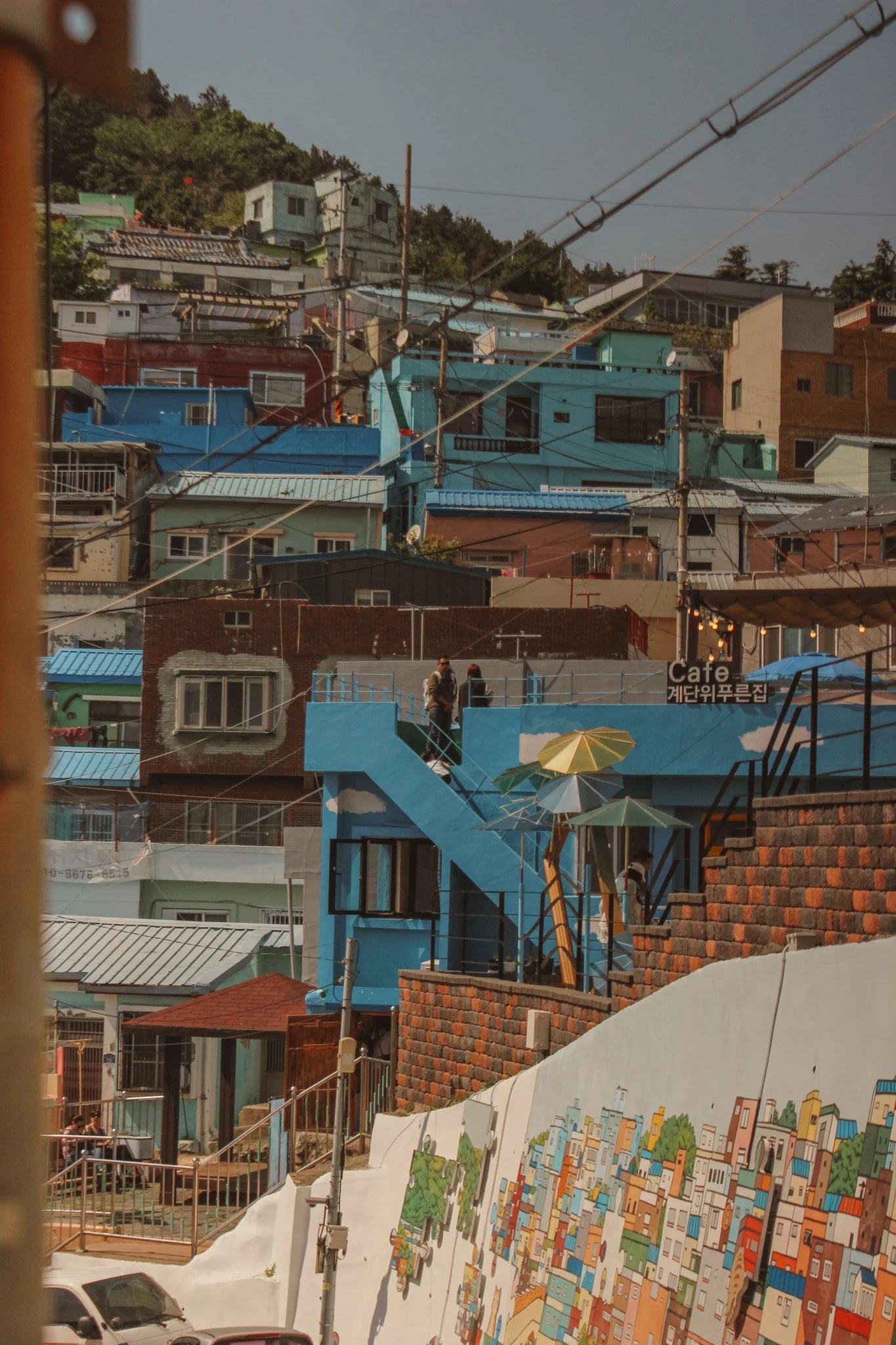 Exploring Gamcheon Culture Village, one alley at a time