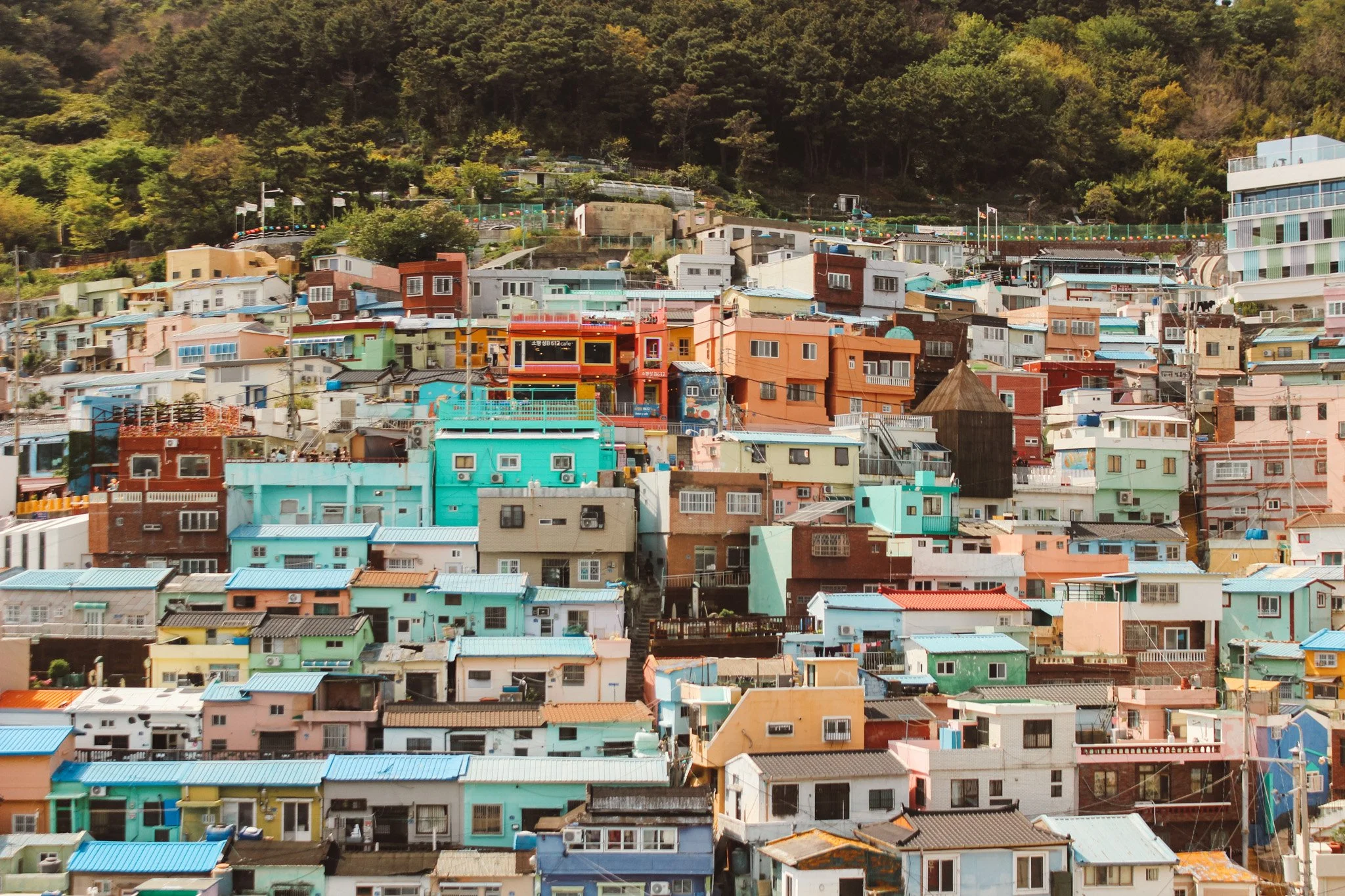 Exploring Gamcheon Culture Village, one alley at a time