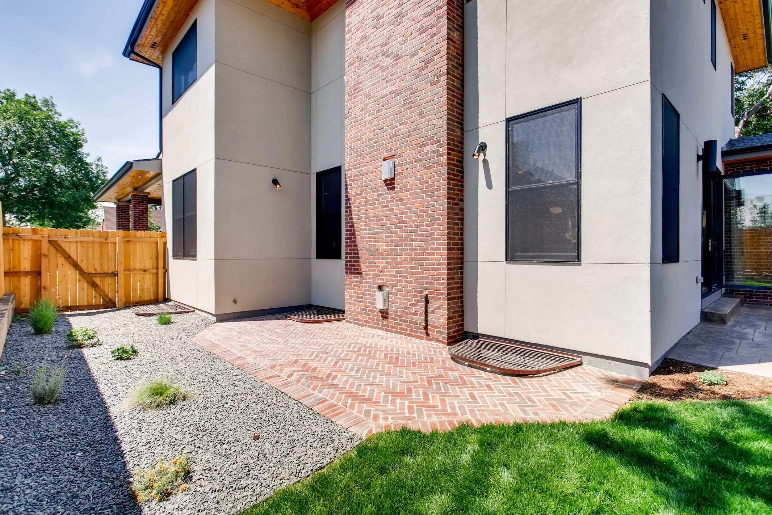 2644 Grape St Denver CO 80207-print-041-43-Patio-2700x1800-300dpi.jpg