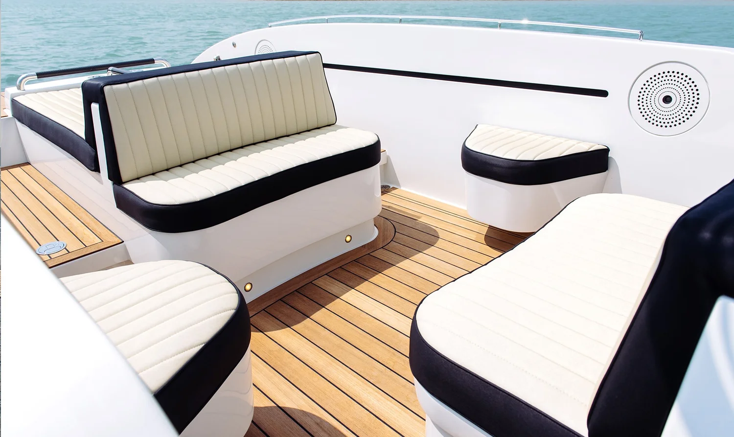 Beachlander Tender | 8.60m - 9.80m — Pascoe International