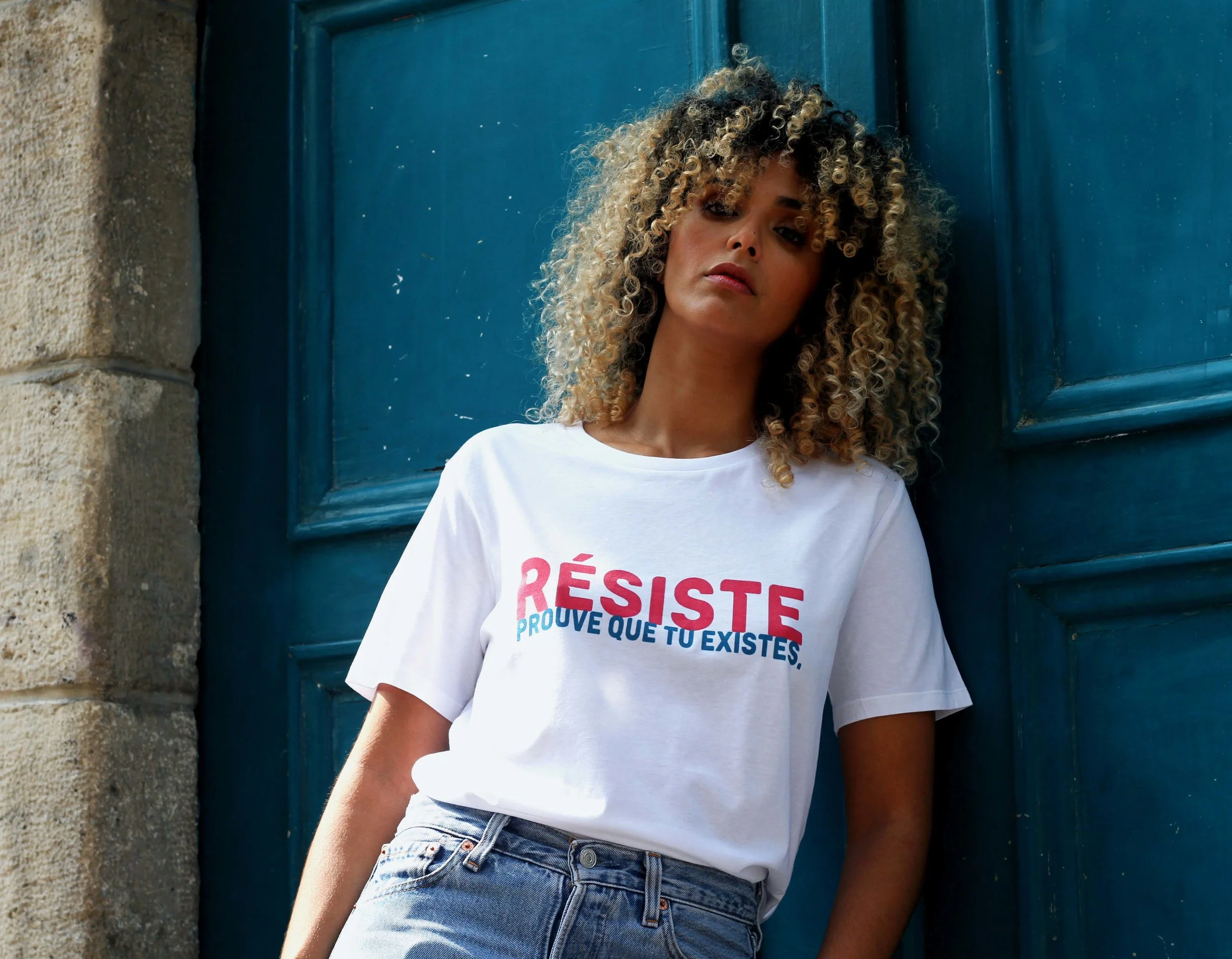 resiste.jpg