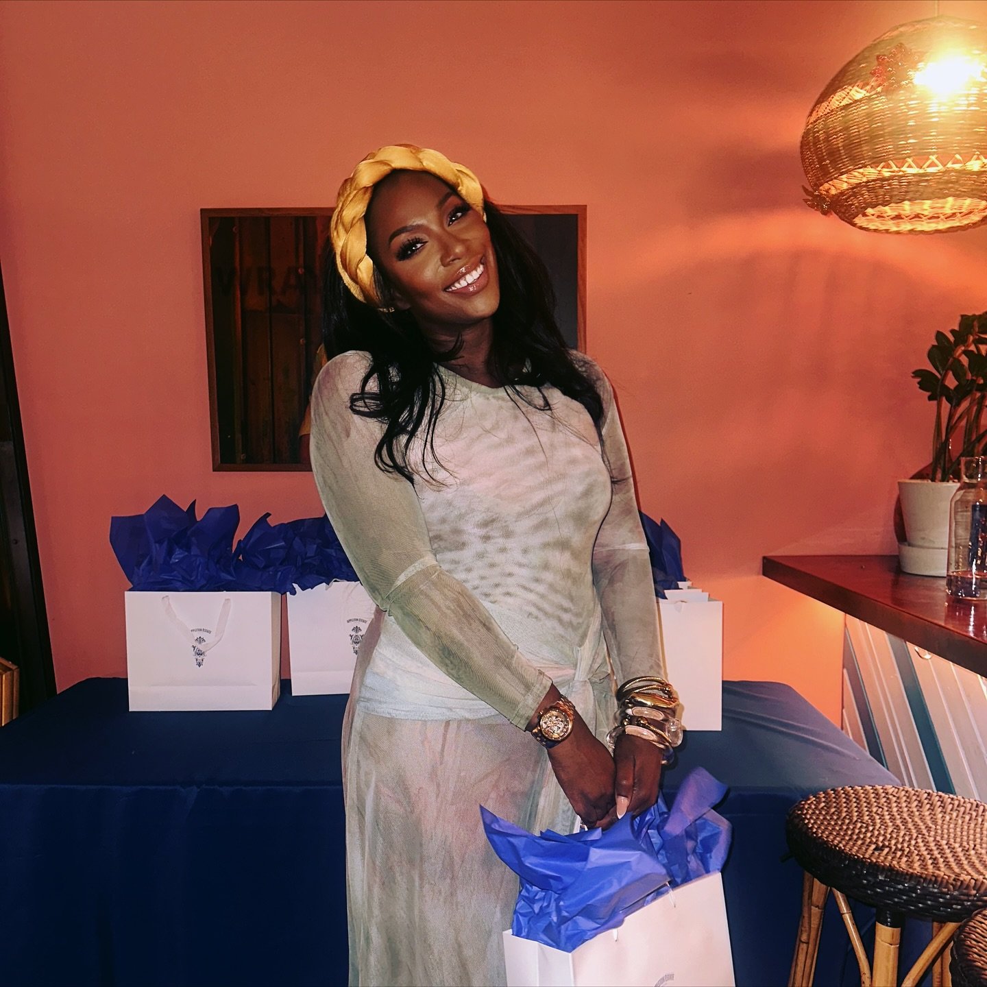 Proof I left the house.

Dress: @alimabellobyalima 🇬🇭
Head piece: @wannifuga 🇳🇬