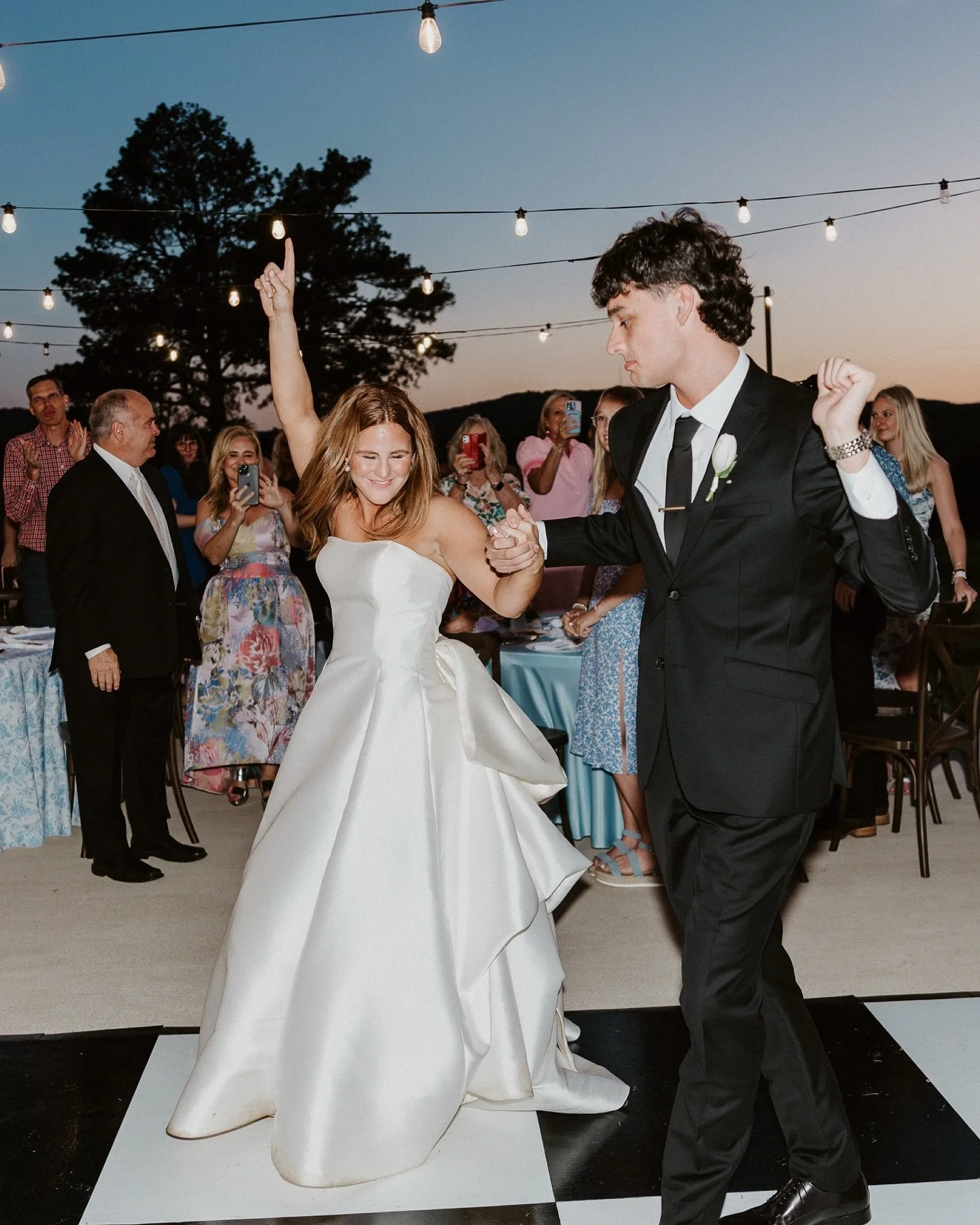 Reception moments!!🕺🏼🪩