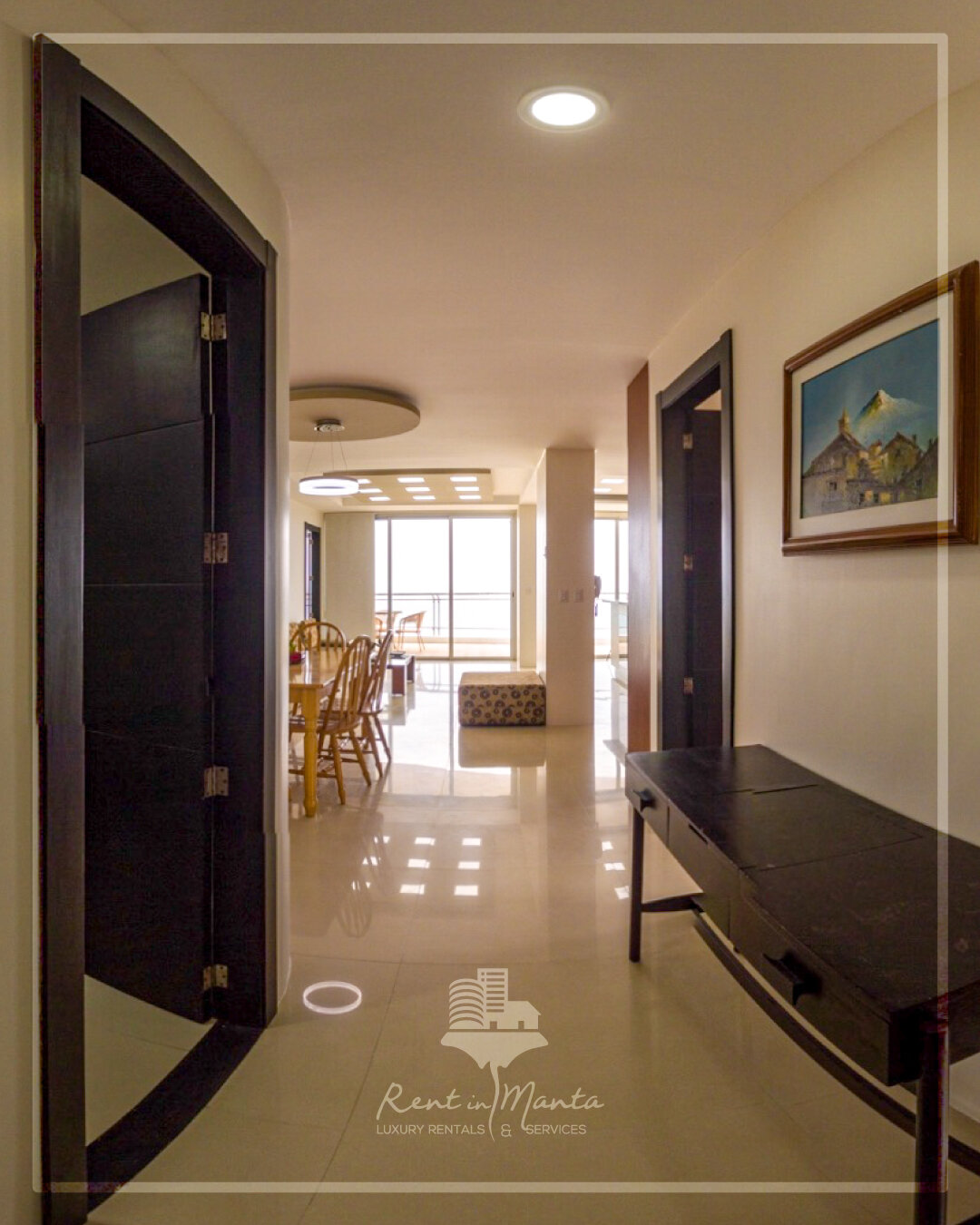 Navegante-3bedroom-7thfloor-entryway-1b.jpg