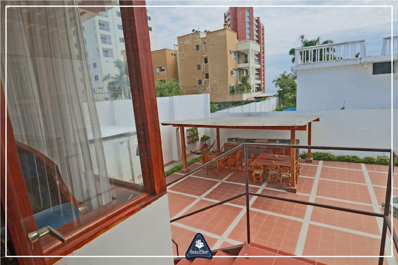 Rent in. Manta - property - Casa en Renta Urb Pedro Balda-50.jpg