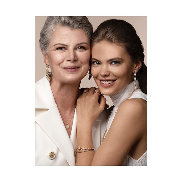 Mums inspire us to be better! One of my favorite shots from @exquisite_diamonds shooting. With the help of @lineagencyromania, @andreeastancu_hair @raluca_craciun @flaviahojda @marie1staunton @morgantheagency