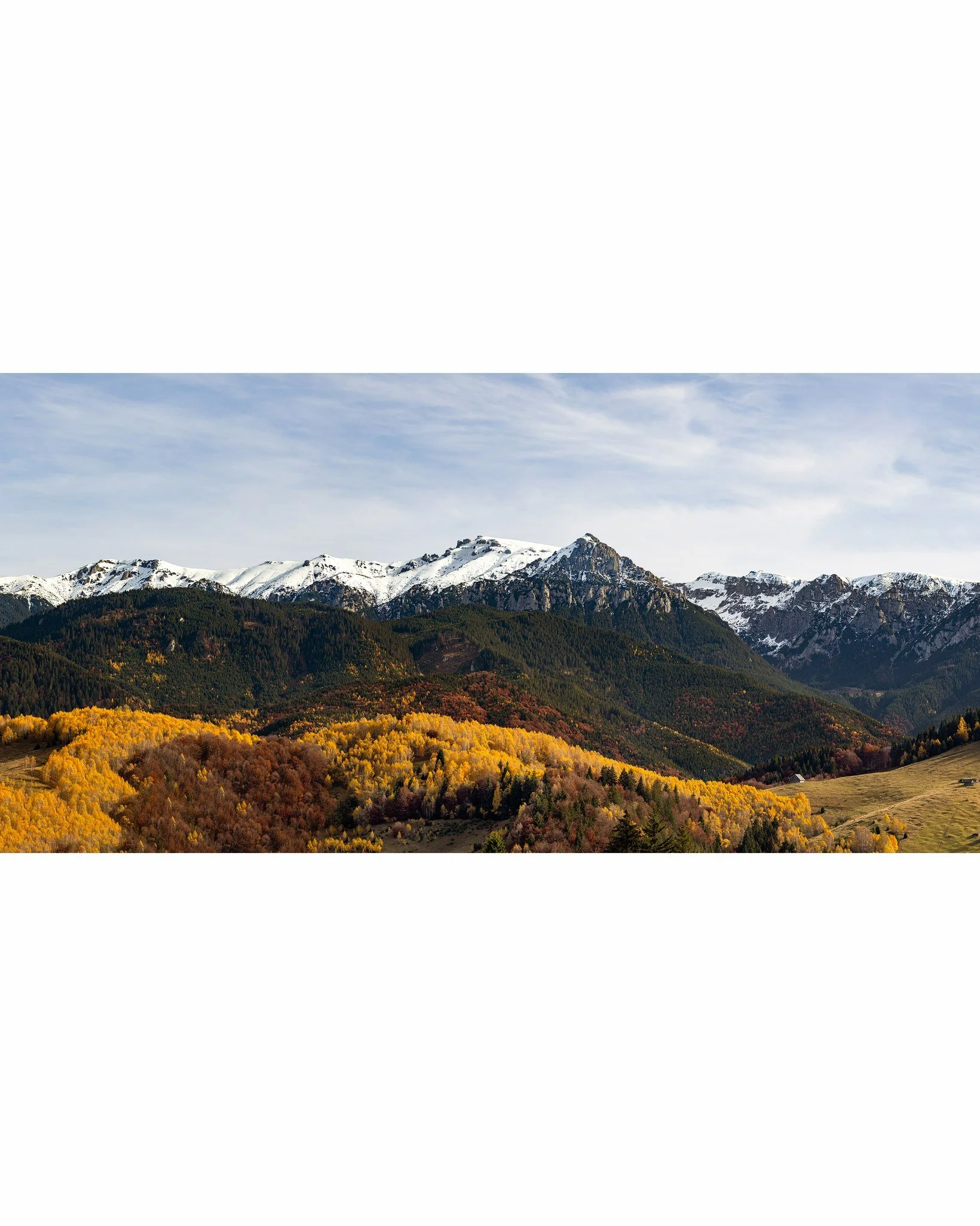 Life in the mountains. 
Canon R5II - 85mm 1.2#canonlovers 

📍Moeciu de Jos, where village life, mountains and clouds all meet in one frame. 
#romaniatravel #discoverromania #exploreromania #romaniafrumoasa #calatoriainromania #visitromania #travelro