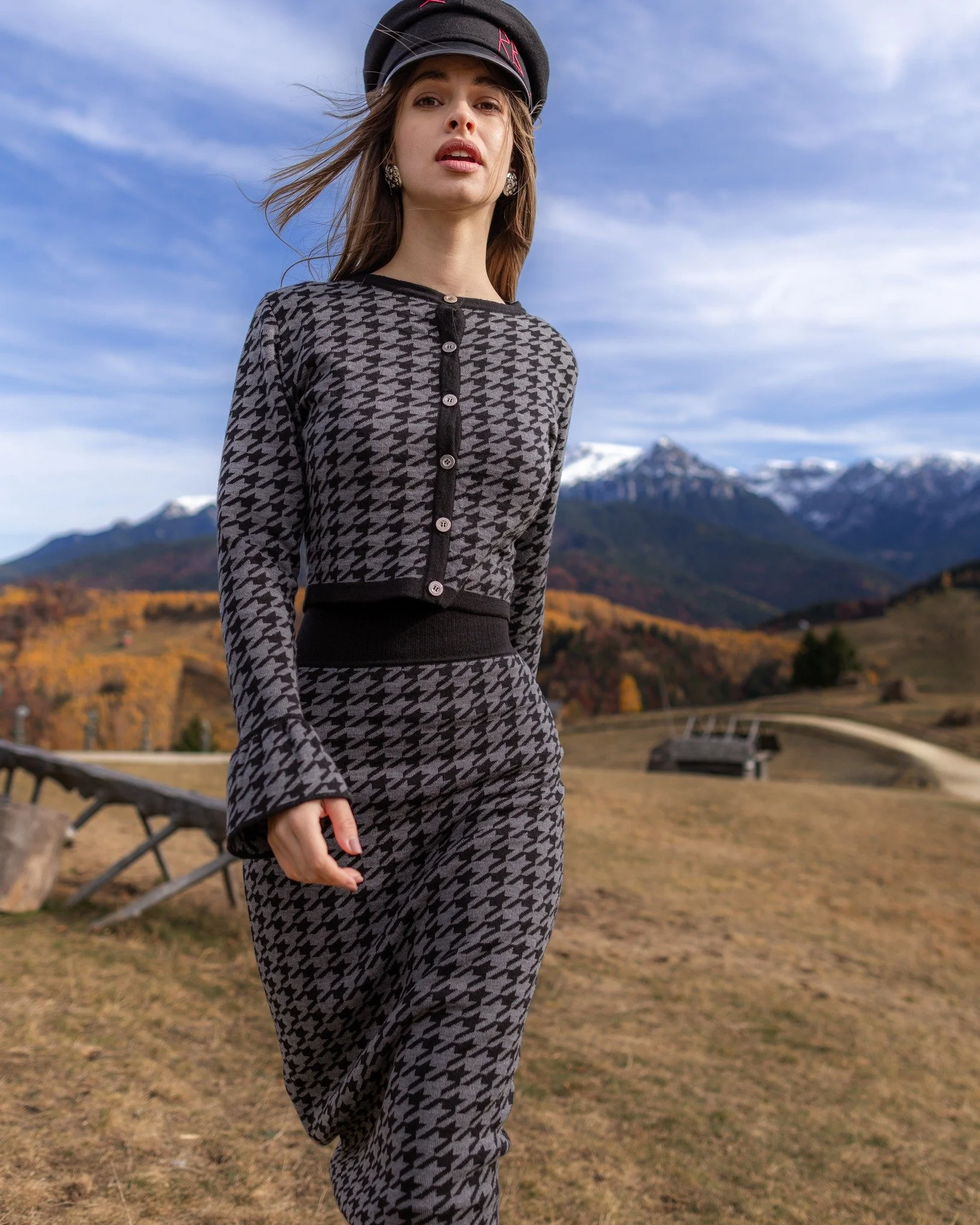 Latest work for @larawear.ro. 

@alexandra.calafeteanu 
@dana_argesan  @bogdanmoldovan 
@luana.tudorache 
@urbanikmodels